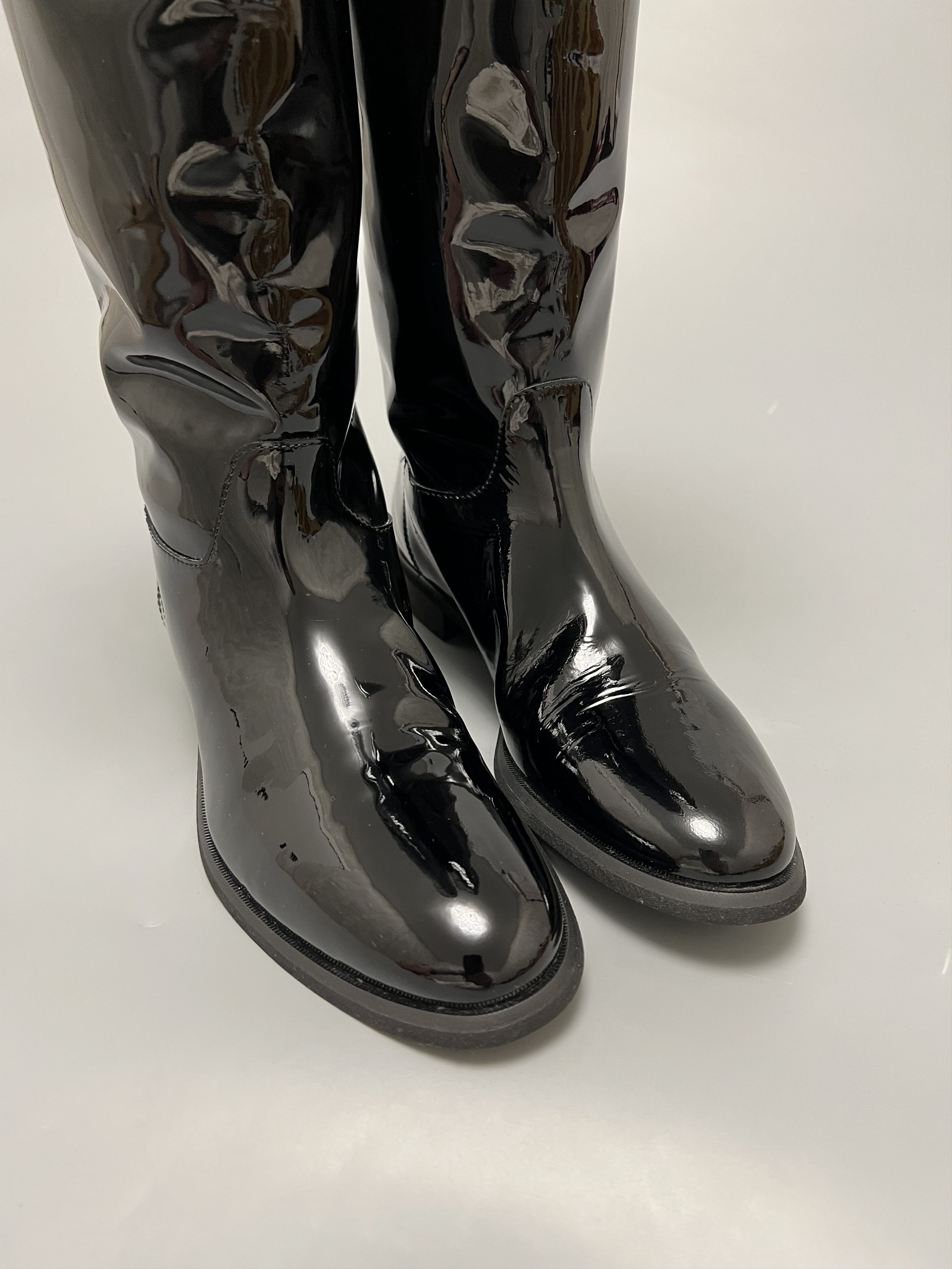 Burberry Burberry Shiny Patent Leather Black Boots Flat Knee Length Size US 8 / IT 38 - 8 Thumbnail