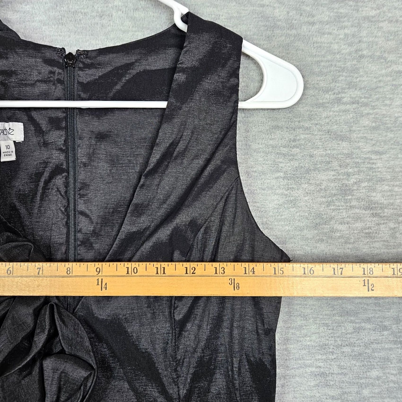 Vintage Cache Black Rosette Ruffle Shoulder Bodycon Cocktail Prom Mini Dress Size 10 Size L / US 10 / IT 46 - 3 Thumbnail