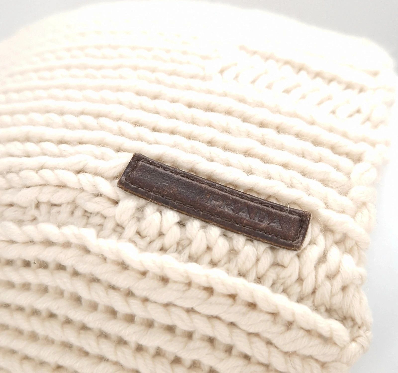 Prada PRADA Chunky Cashmere Knit Winter Beanie with Leather Logo Size ONE SIZE - 2 Thumbnail