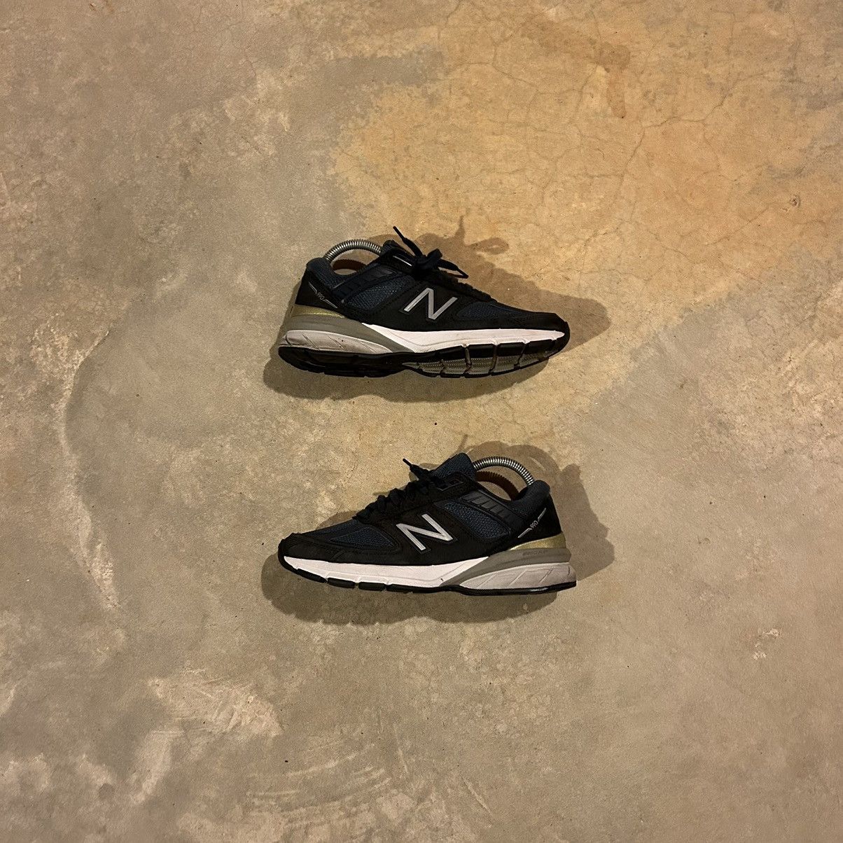 New Balance New Balance 990v5 Navy US 7.5 Made in USA 🇺🇸 Size US 7.5 / EU 40-41 - 1 Thumbnail