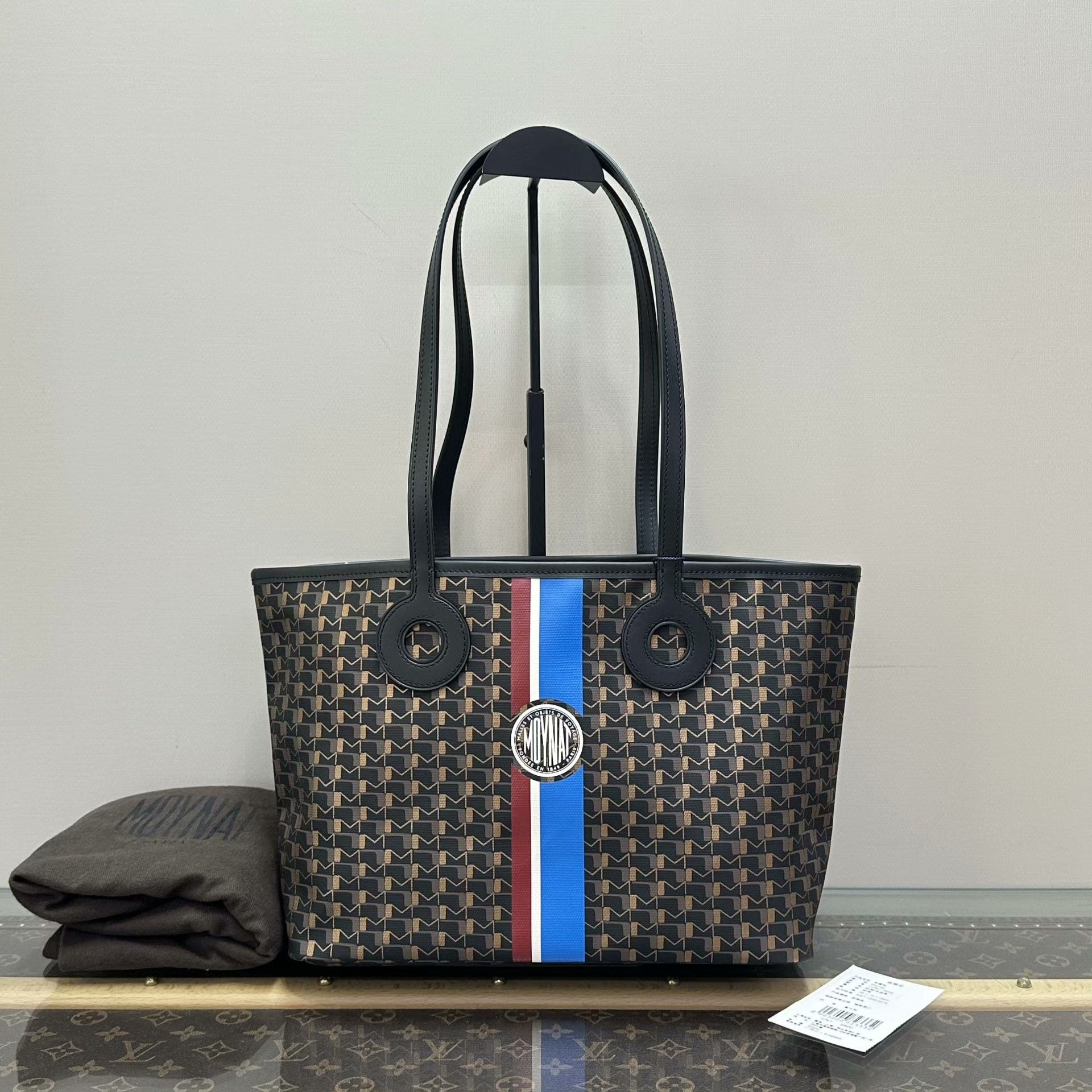 Moynat Pre-loved Bag Very good condition Size ONE SIZE - 1 Thumbnail