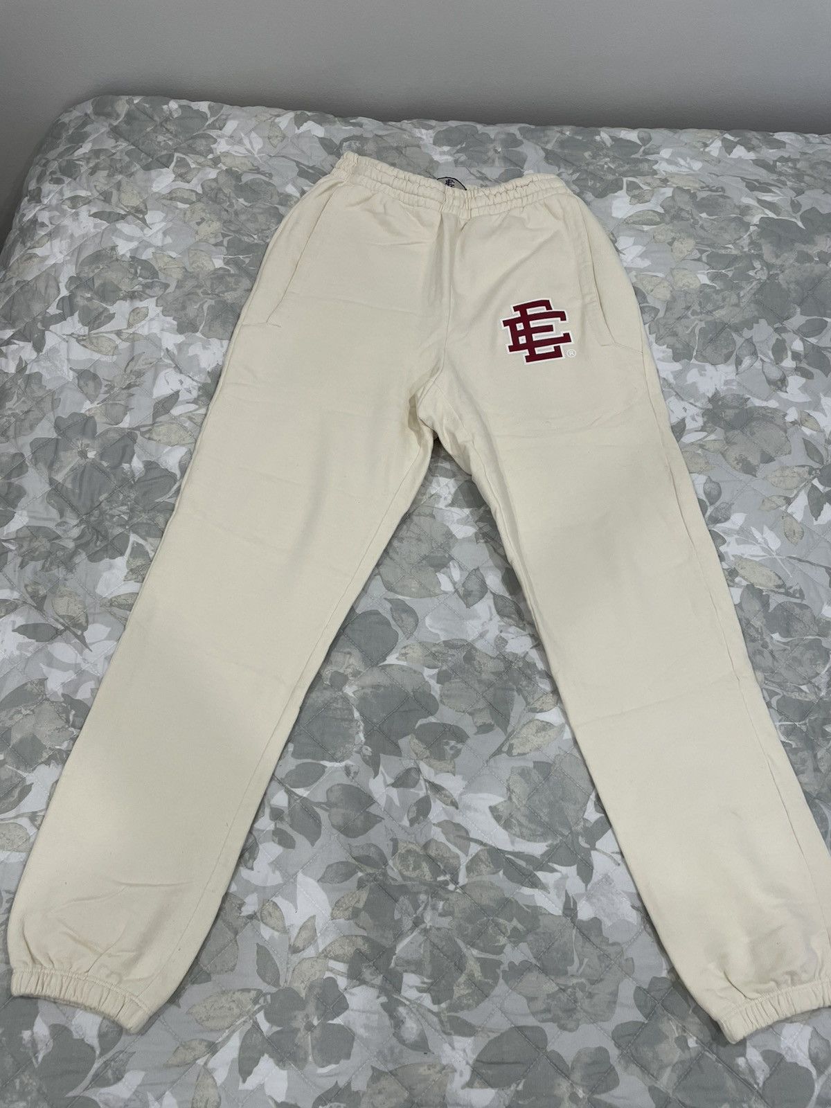 Eric Emanuel Eric Emanuel Sweatpants Cream Red EE Size US 30 / EU 46 - 1 Thumbnail