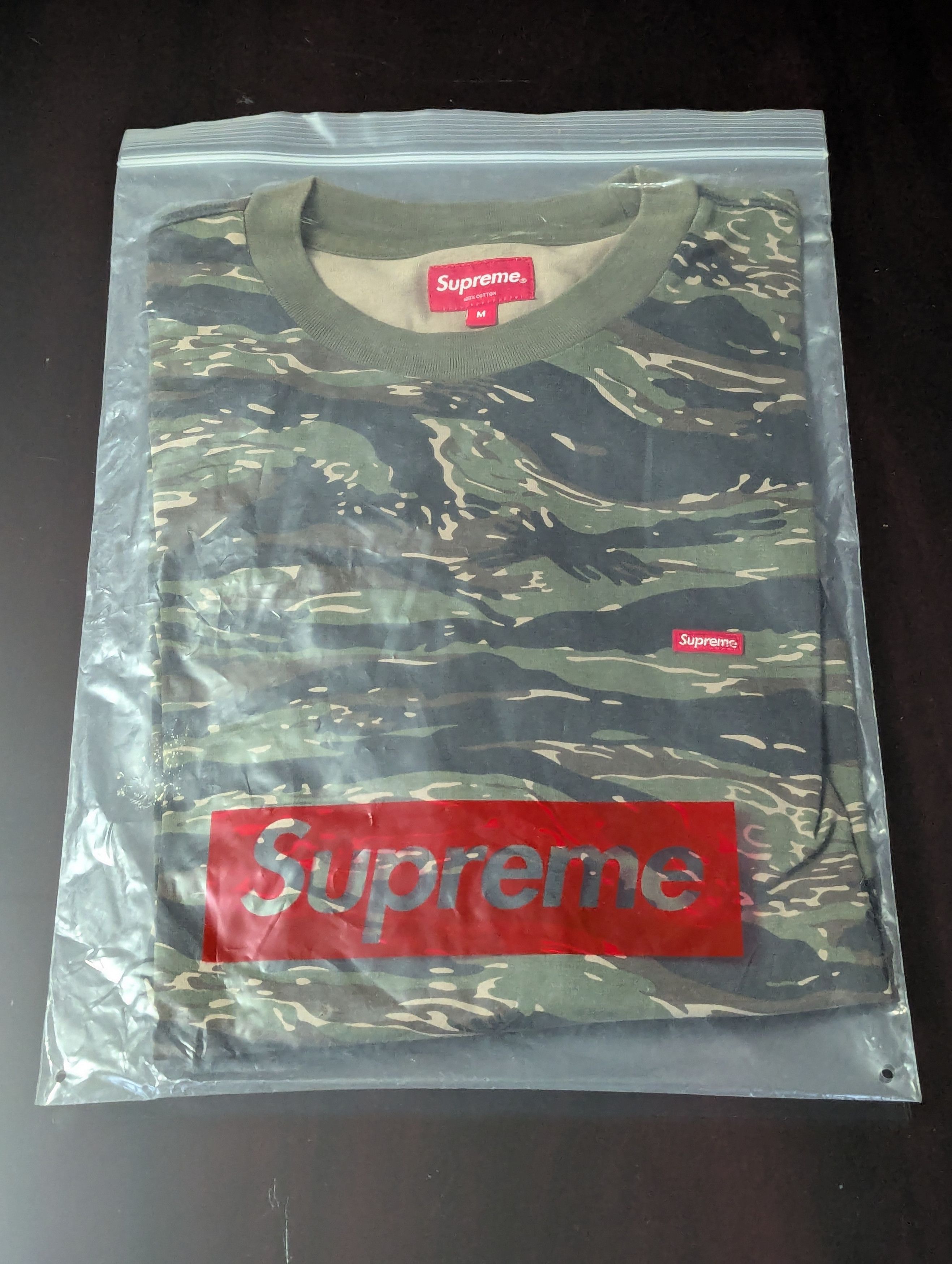 Supreme Supreme small box Logo Tiger Camo Size US M / EU 48-50 / 2 - 1 Thumbnail