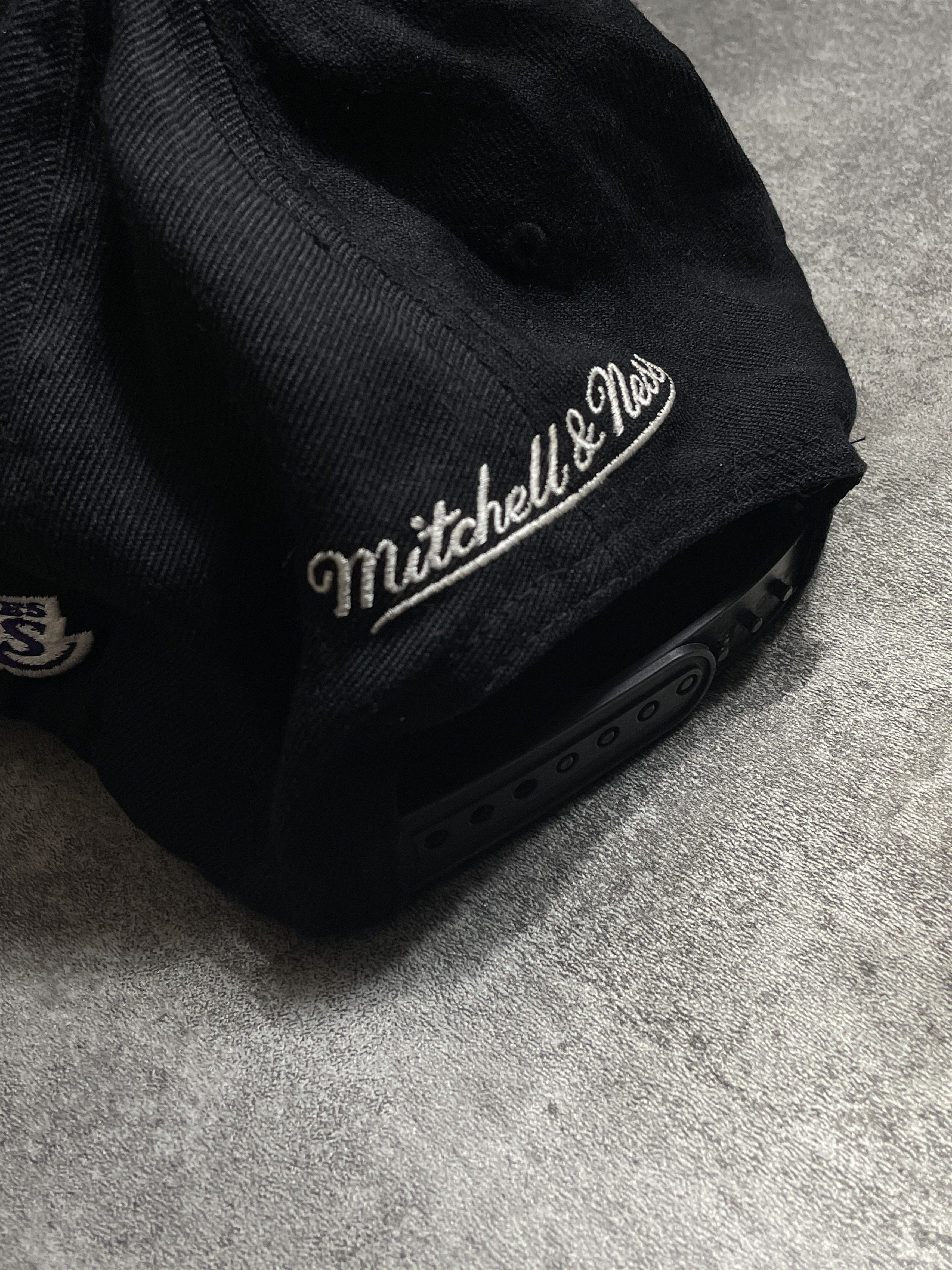Mitchell & Ness ❗️RARE❗️Lakers Mitchell & Ness Cap Vintage Y2K Wool Size ONE SIZE - 5 Thumbnail
