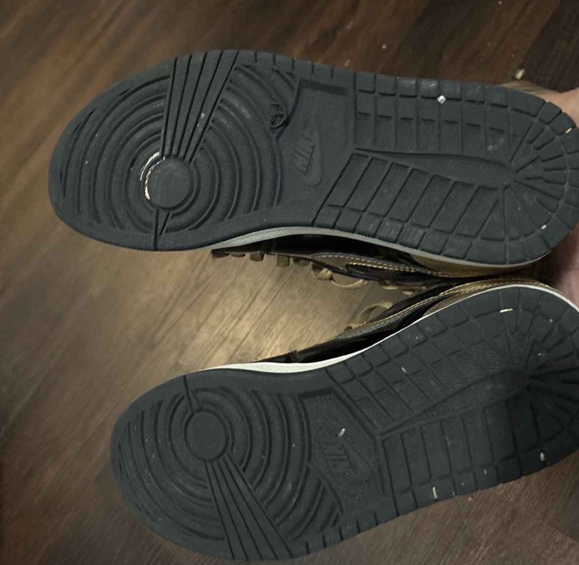 Jordan Brand Jordan 1 gold toe Size US 11 / EU 44 - 5 Thumbnail