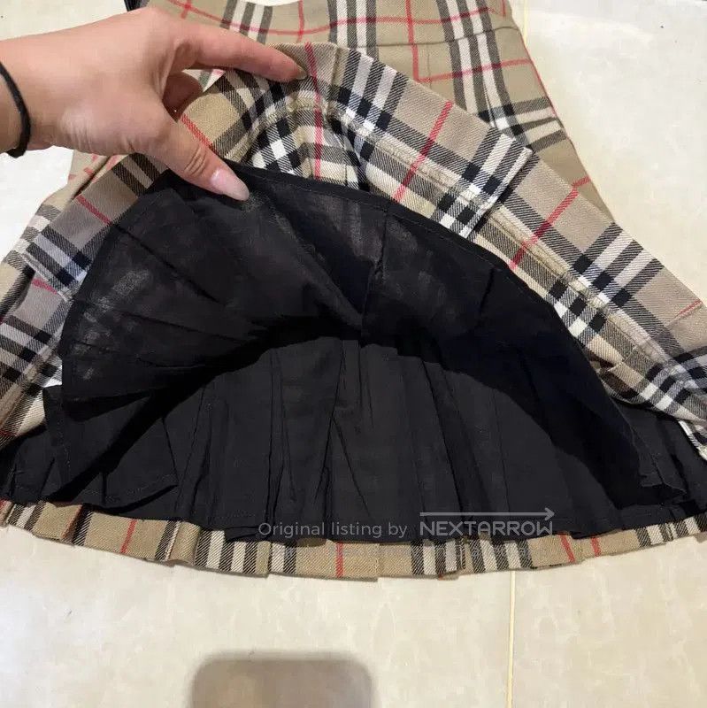 Burberry Burberry Khaki Cotton Women's Skirt. Size 22" - 4 Thumbnail