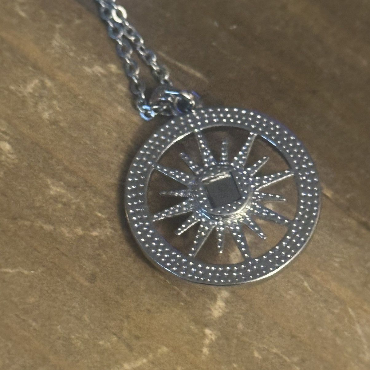 Other Silver tone compass pendant necklace Size ONE SIZE - 5 Thumbnail