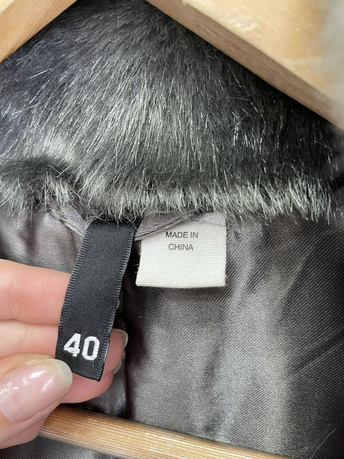 Divided Fur fuzzy bomber jacket hystericglamour style hype y2k Size S / US 4 / IT 40 - 14 Thumbnail