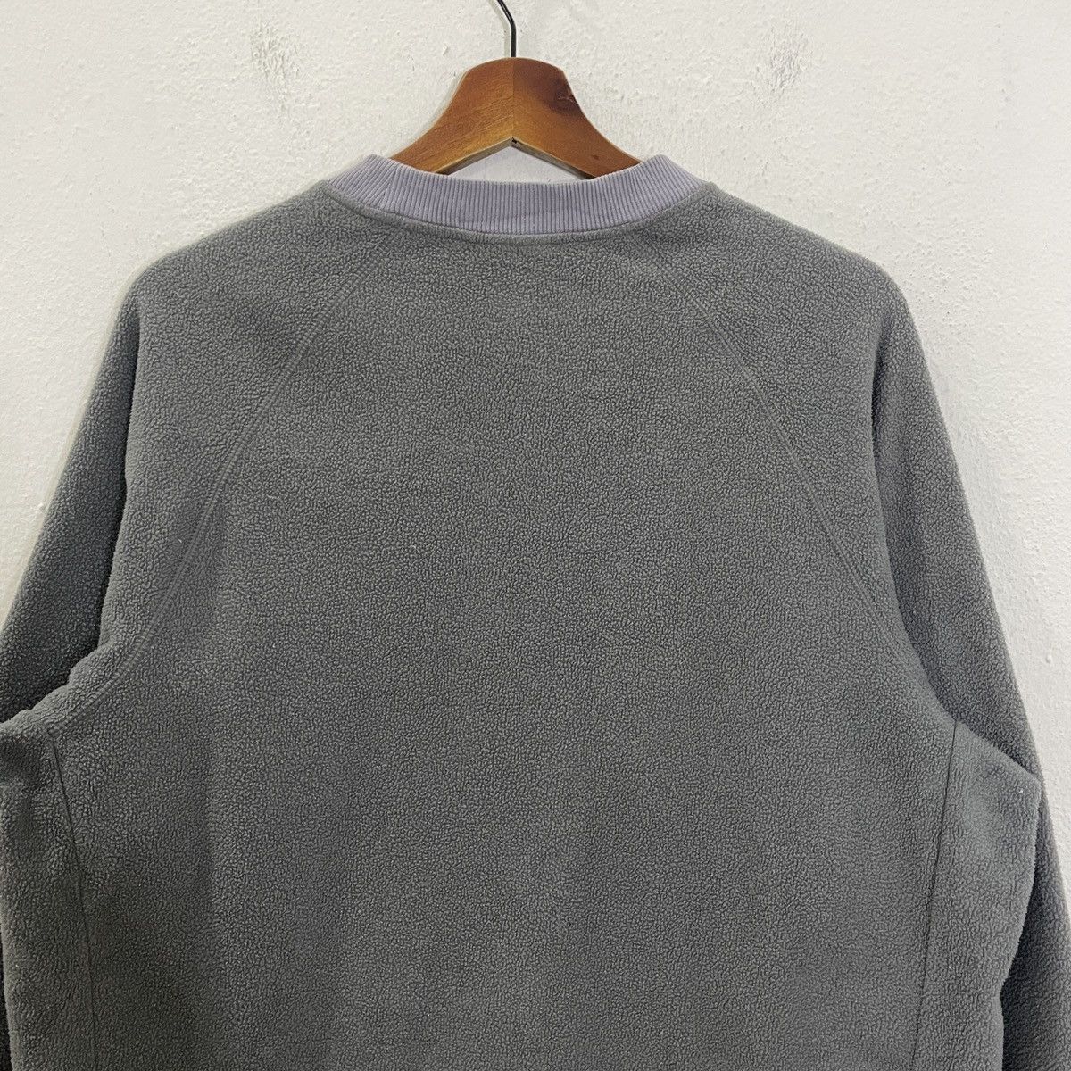 Nike Vintage Y2K Nike Small Logo Pullover Sweatshirt Size US L / EU 52-54 / 3 - 11 Thumbnail