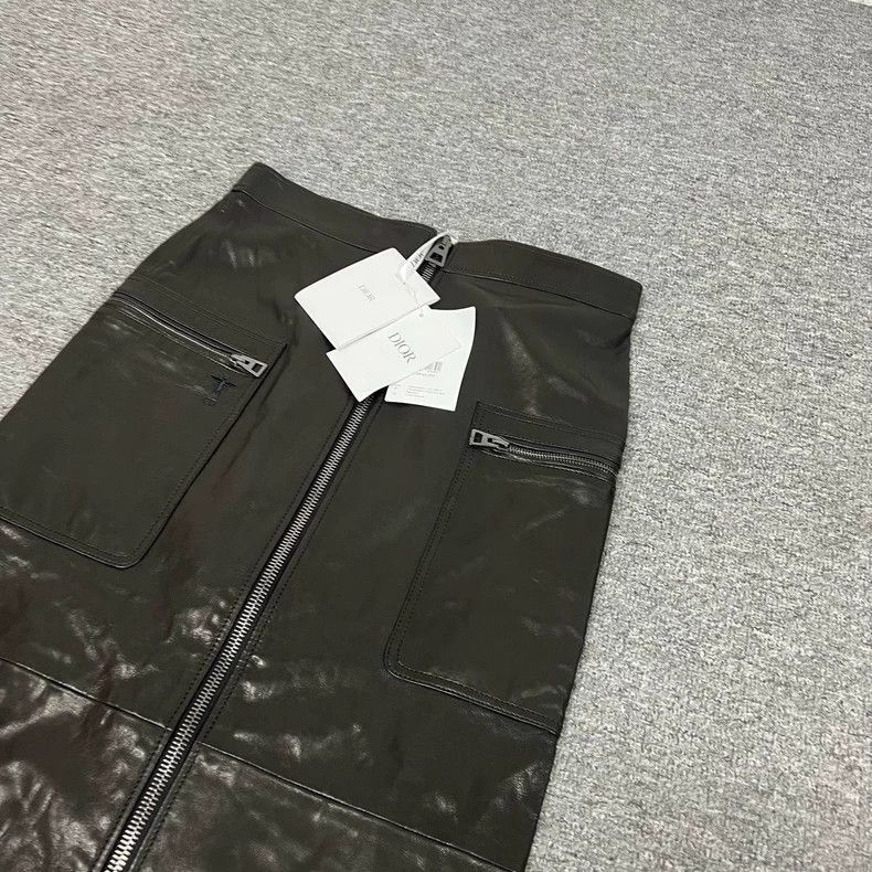 Dior Dior Black Leather Skirt with Bee Embroidery-2506 Size 35" - 3 Thumbnail