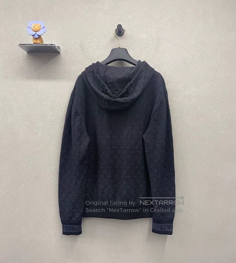 Louis Vuitton Louis Vuitton SS23 Black Full Logo Embossed Wool Sweatshir Size US M / EU 48-50 / 2 - 3 Thumbnail