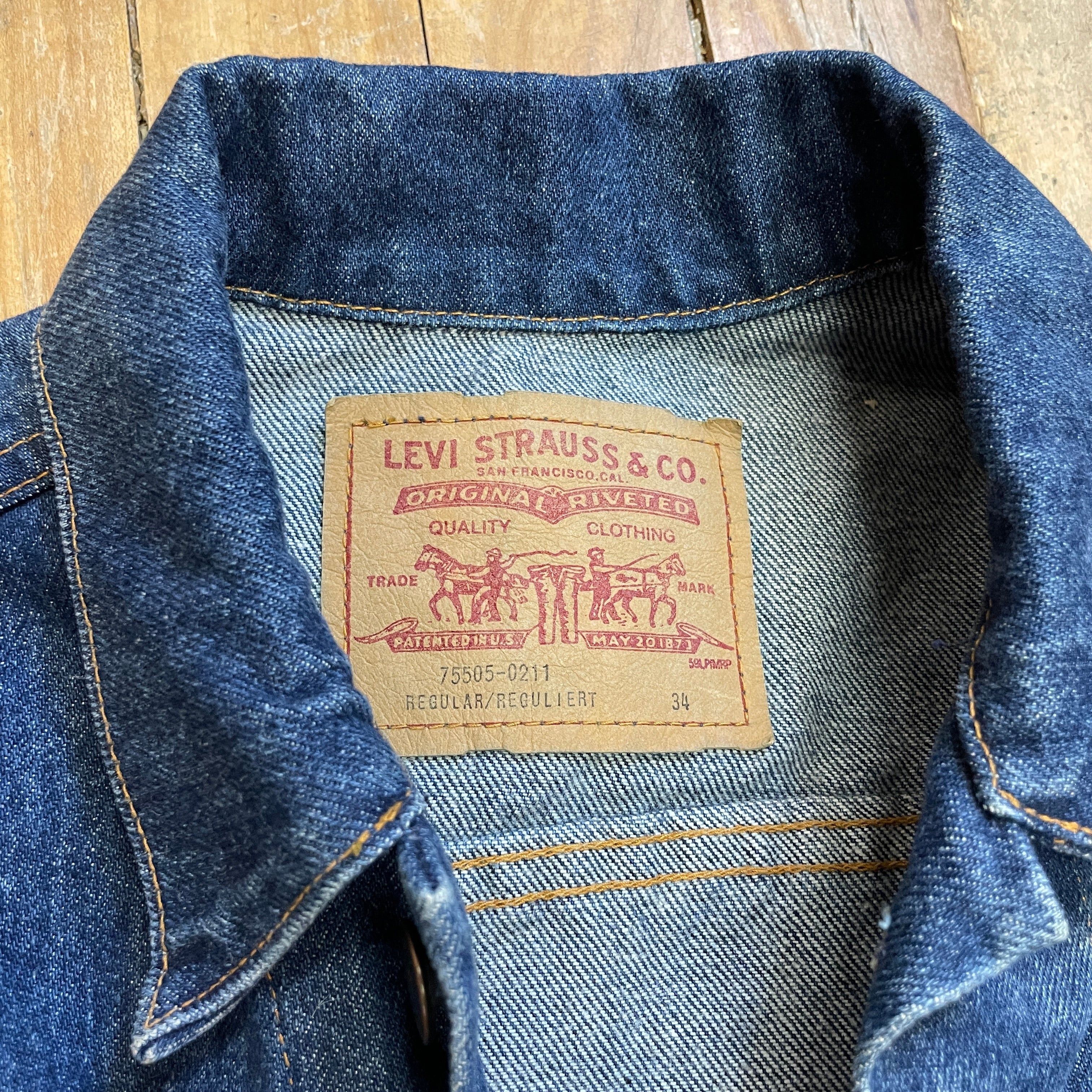 Levi's Levi's Deadstock 2 Pocket Red Tab Mid-Wash Made In Canada Vintage Denim Trucker Jacket Size S Size US S / EU 44-46 / 1 - 6 Thumbnail