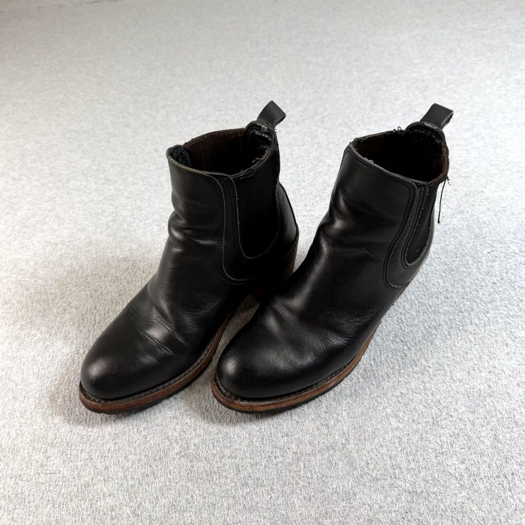 Red Wing Red Wing Boots Womens Chelsea Black Leather Ankle Booties 9.5 US 9.5 B Size Pull On Vibram Leather Lining Vintage? No Size US 10 / IT 40 - 6 Thumbnail