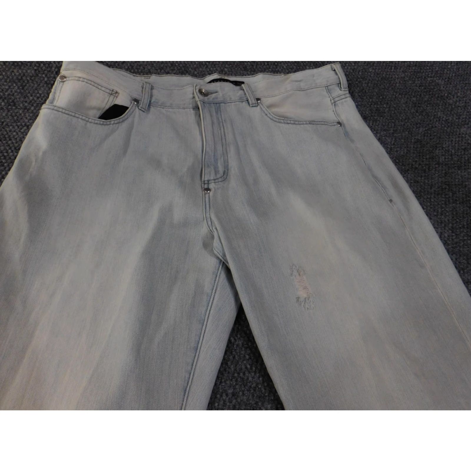 Sean John VINTAGE Sean John Jeans Mens 40 Light Wash Gray Hamilton Straight Leg Denim Distressed Size US 40 / EU 56 - 3 Thumbnail