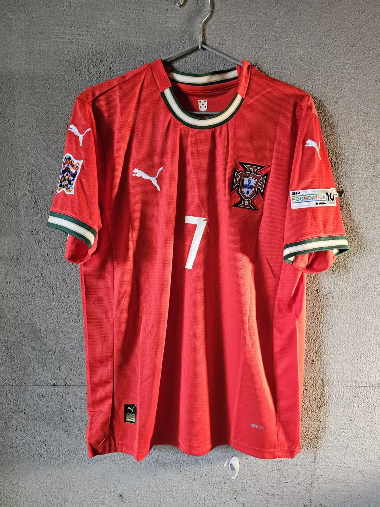 Other 25 Portugal C Ronaldo Jersey Home Size US L / EU 52-54 / 3 - 1 Thumbnail