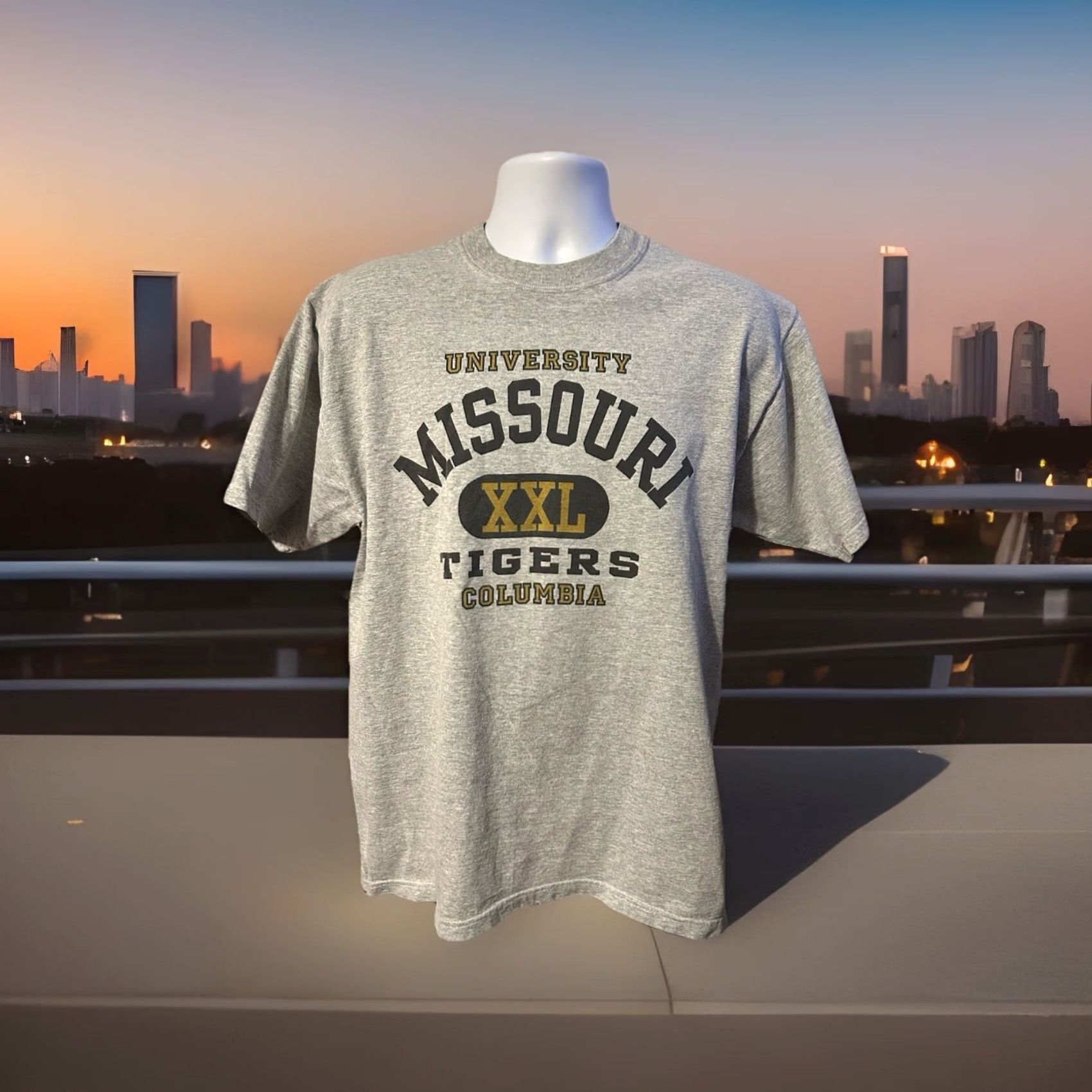 Fruit Of The Loom VINTAGE Mizzou Tigers Shirt Men Large Heather Gray Nike? Size US L / EU 52-54 / 3 - 6 Thumbnail