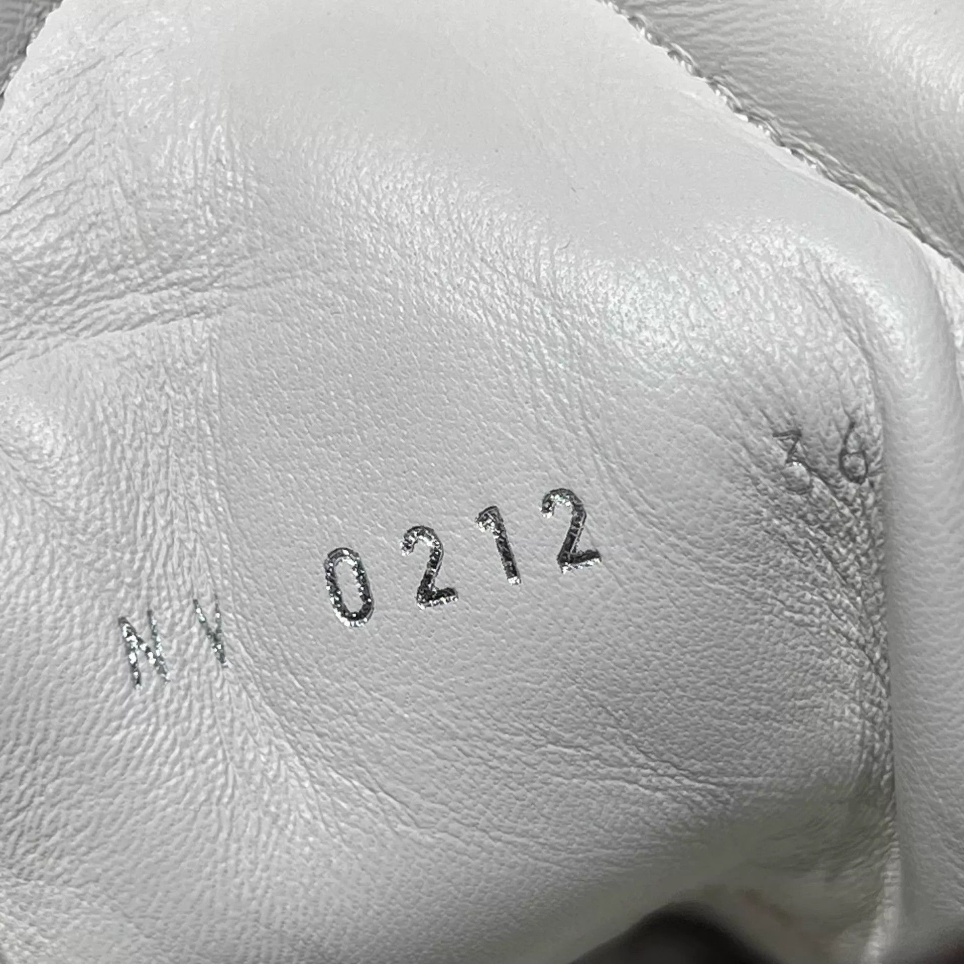 Louis Vuitton LV Monogram Arch Sneakers White EUR36 Size US 5.5 / IT 35.5 - 8 Thumbnail