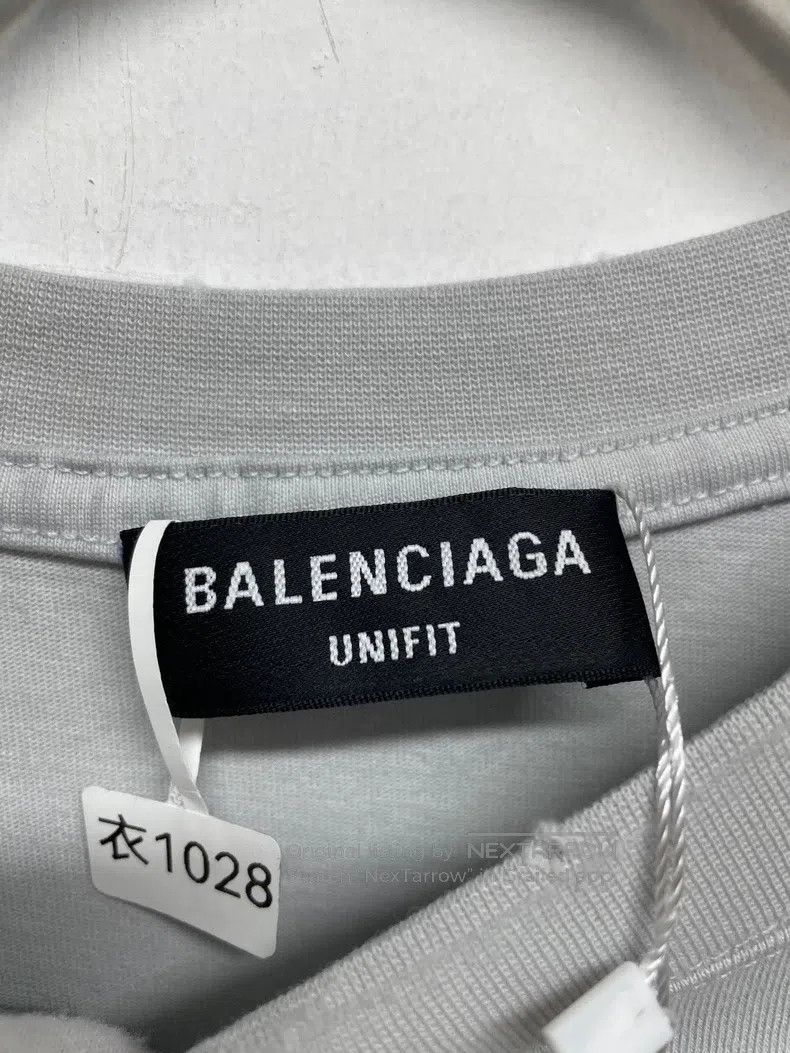 Balenciaga Balenciaga Destroyed Splatter Short Sleeve, Gray, Size L Size US S / EU 44-46 / 1 - 5 Thumbnail