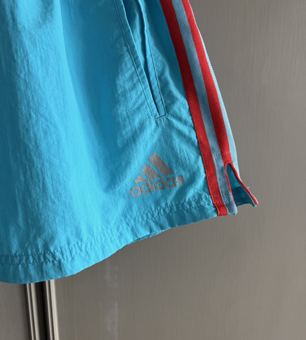Adidas × Gosha Rubchinskiy SS 2018 Hi Vis Blue Rave Shorts Size US 30 / EU 46 - 4 Thumbnail