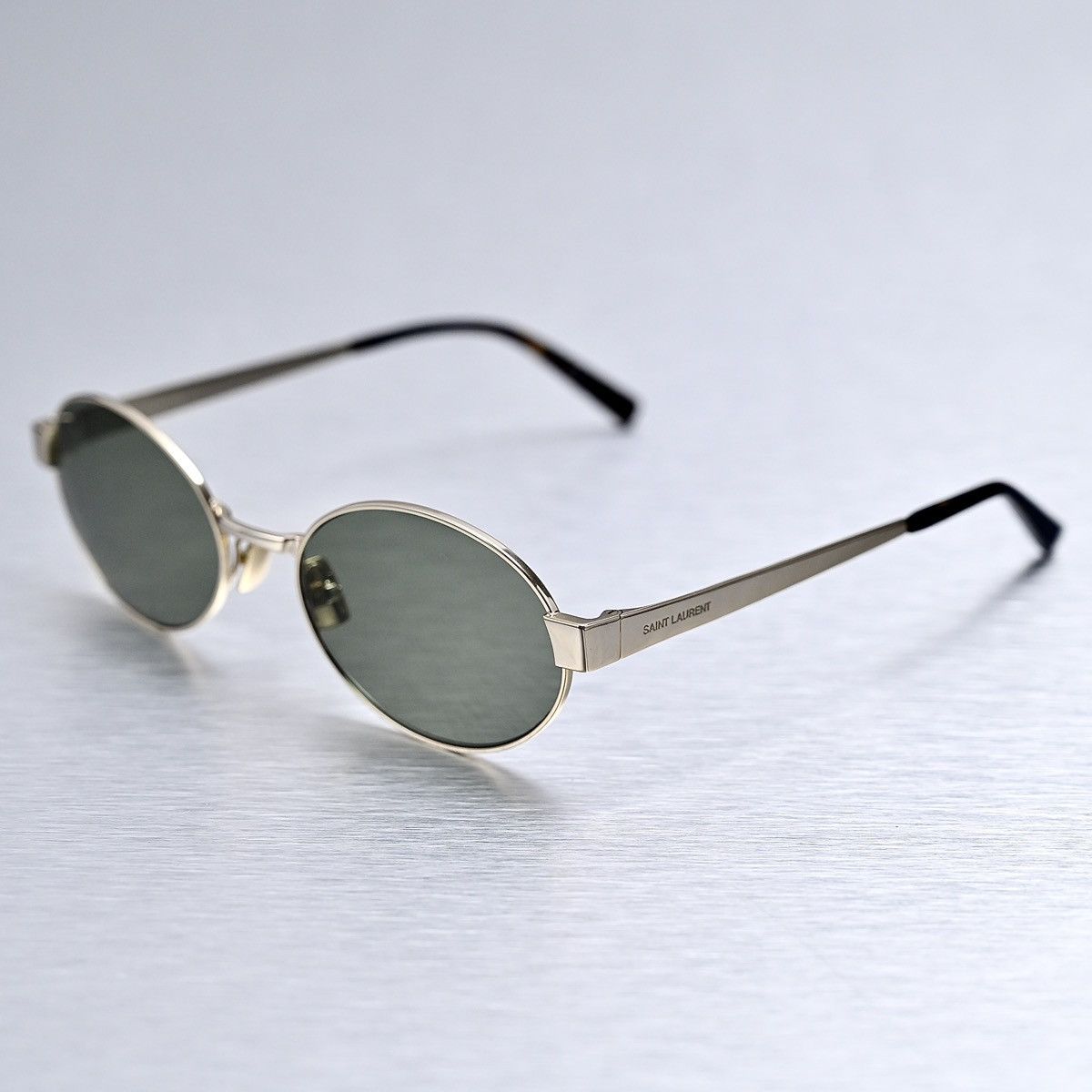 Yves Saint Laurent SAINT LAURENT SL 692 SUNGLASSES Size ONE SIZE - 2 Thumbnail