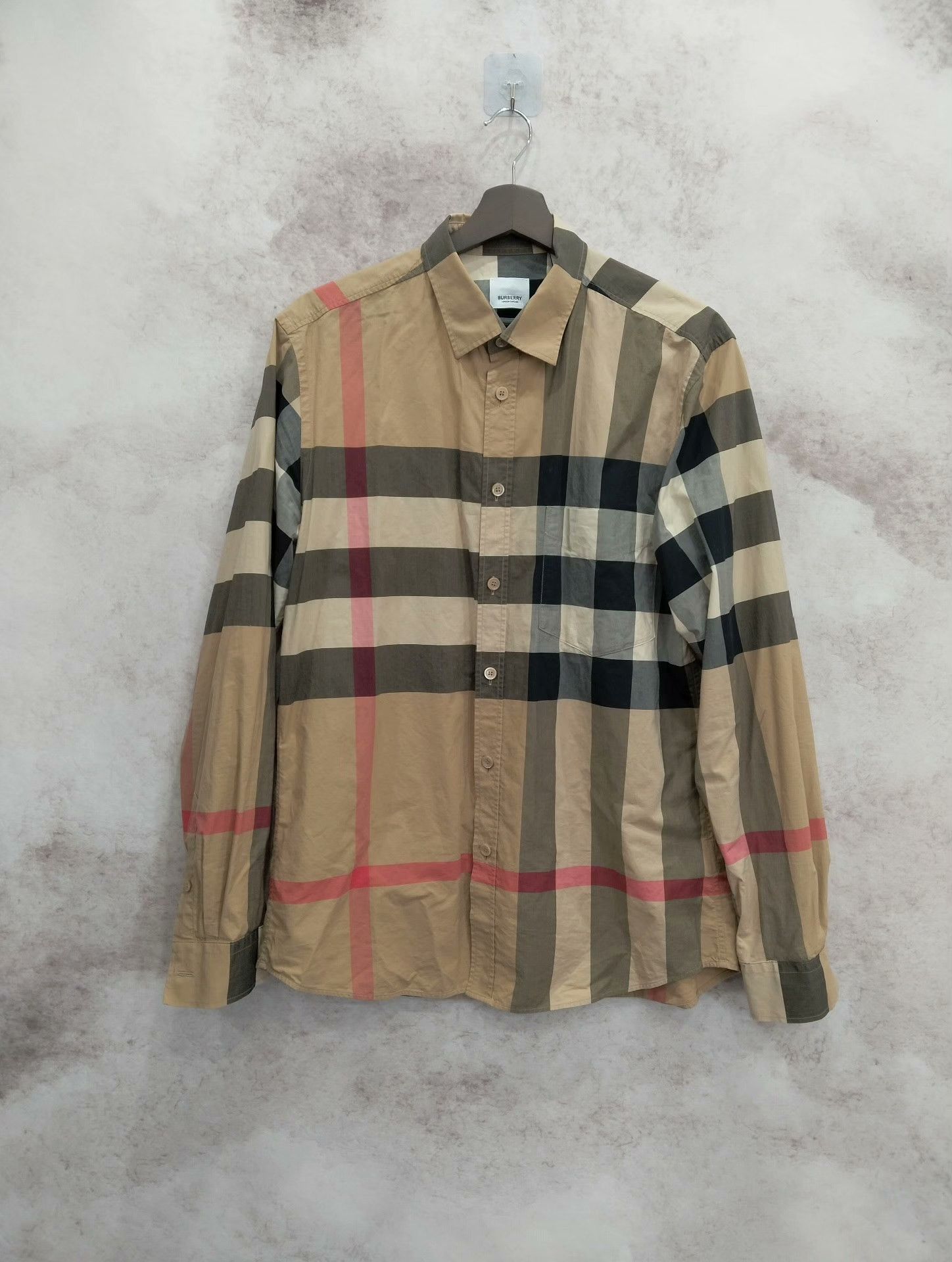 Burberry Burberry Shirt L Men Size US L / EU 52-54 / 3 - 1 Thumbnail