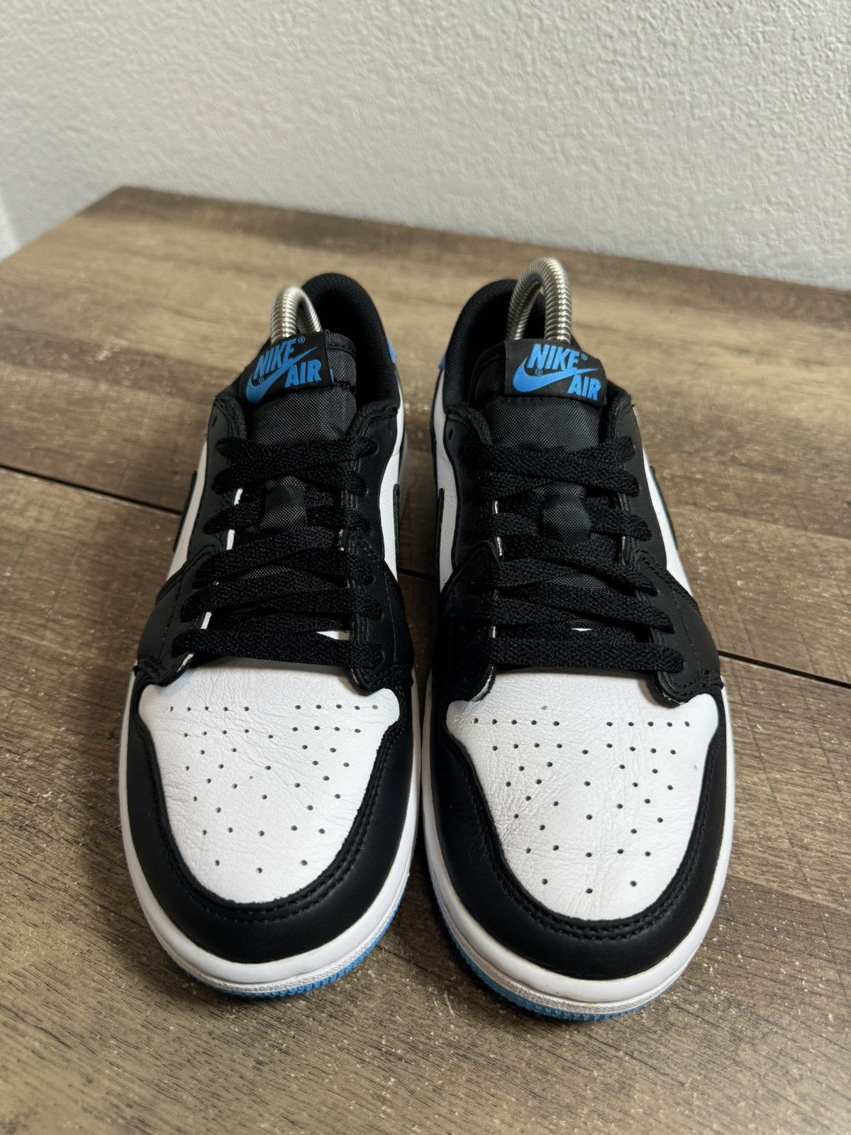 Jordan Brand Nike Wmns Air Jordan 1 Retro Low OG Women's Size 7.5 Shoes Size US 7.5 / IT 37.5 - 3 Thumbnail