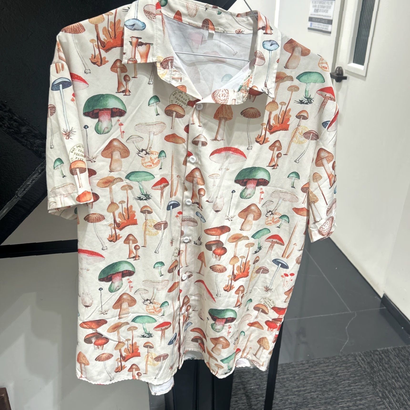X-LARGE Mushroom Print Short Sleeve Shirt Mens XL Button Up Polyester Retro Satin Multicolor Casual Shirt X-Large Filtration: none Size US XL / EU 56 / 4 - 4 Thumbnail