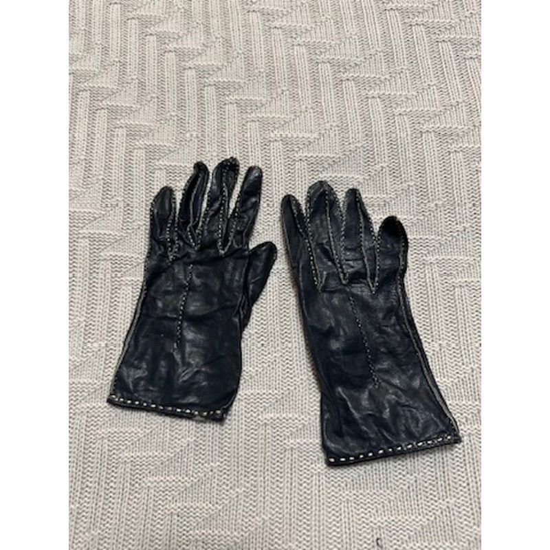 Vintage Vintage black leather wrist length gloves size 5.5-6 Size ONE SIZE - 1 Thumbnail