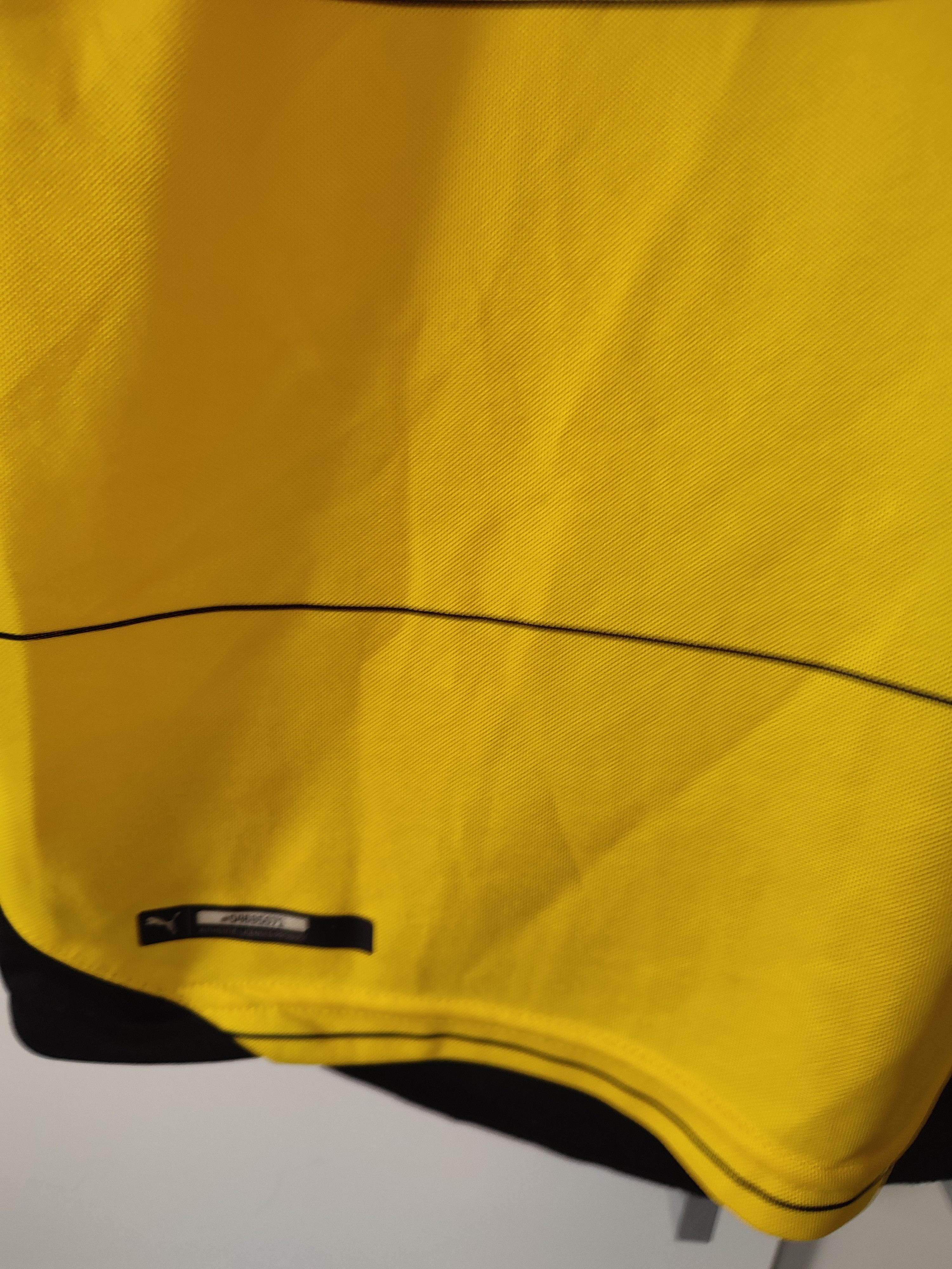Puma BORUSSIA DORTMUND 2015-16 HOME FOOTBALL Kit SHIRT Size US M / EU 48-50 / 2 - 6 Thumbnail