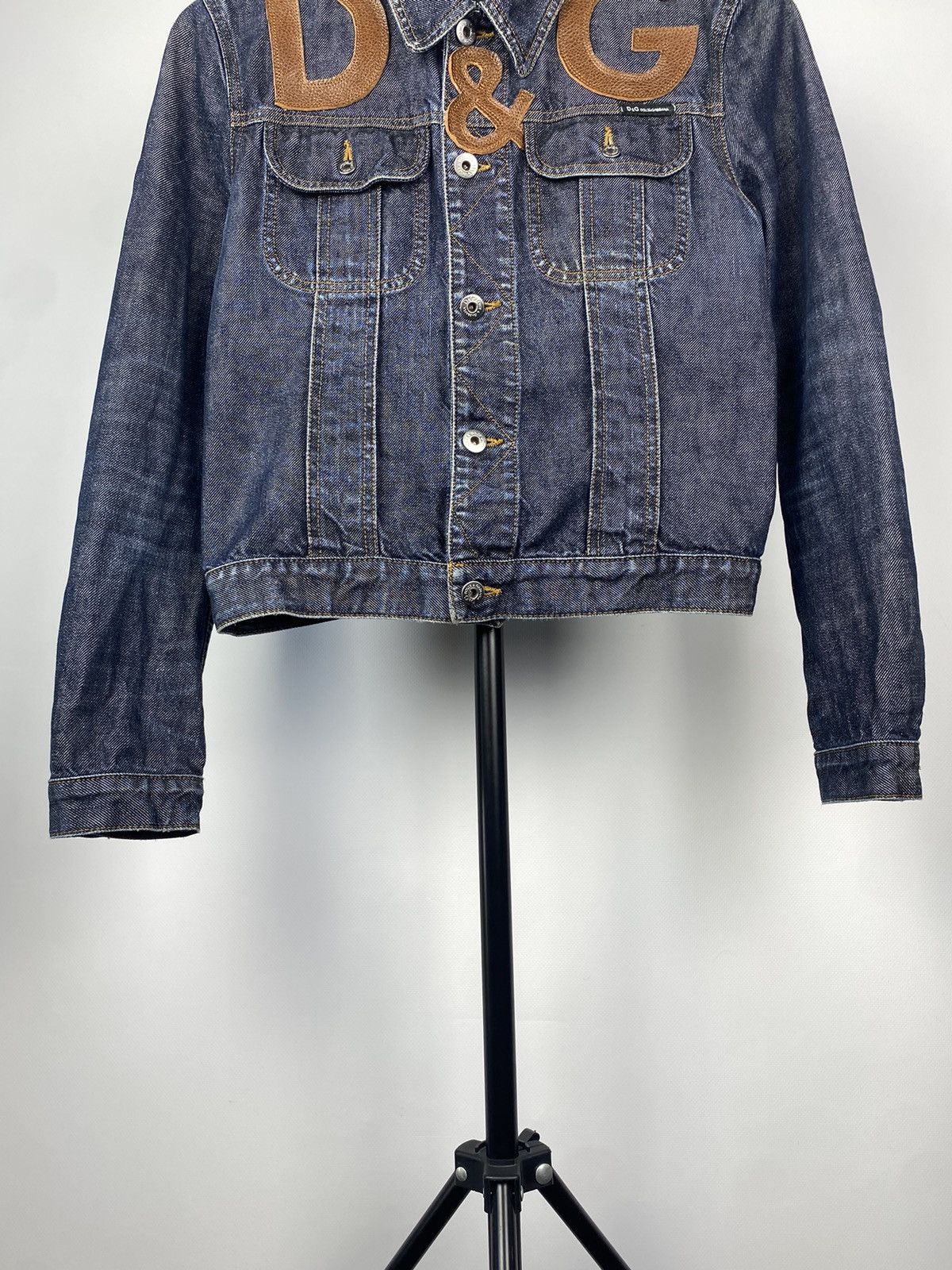 Designer × Dolce & Gabbana 🔥 Archive Big Leather logo D&G Dolce&Gabbana denim jacket Size S / US 4 / IT 40 - 7 Thumbnail