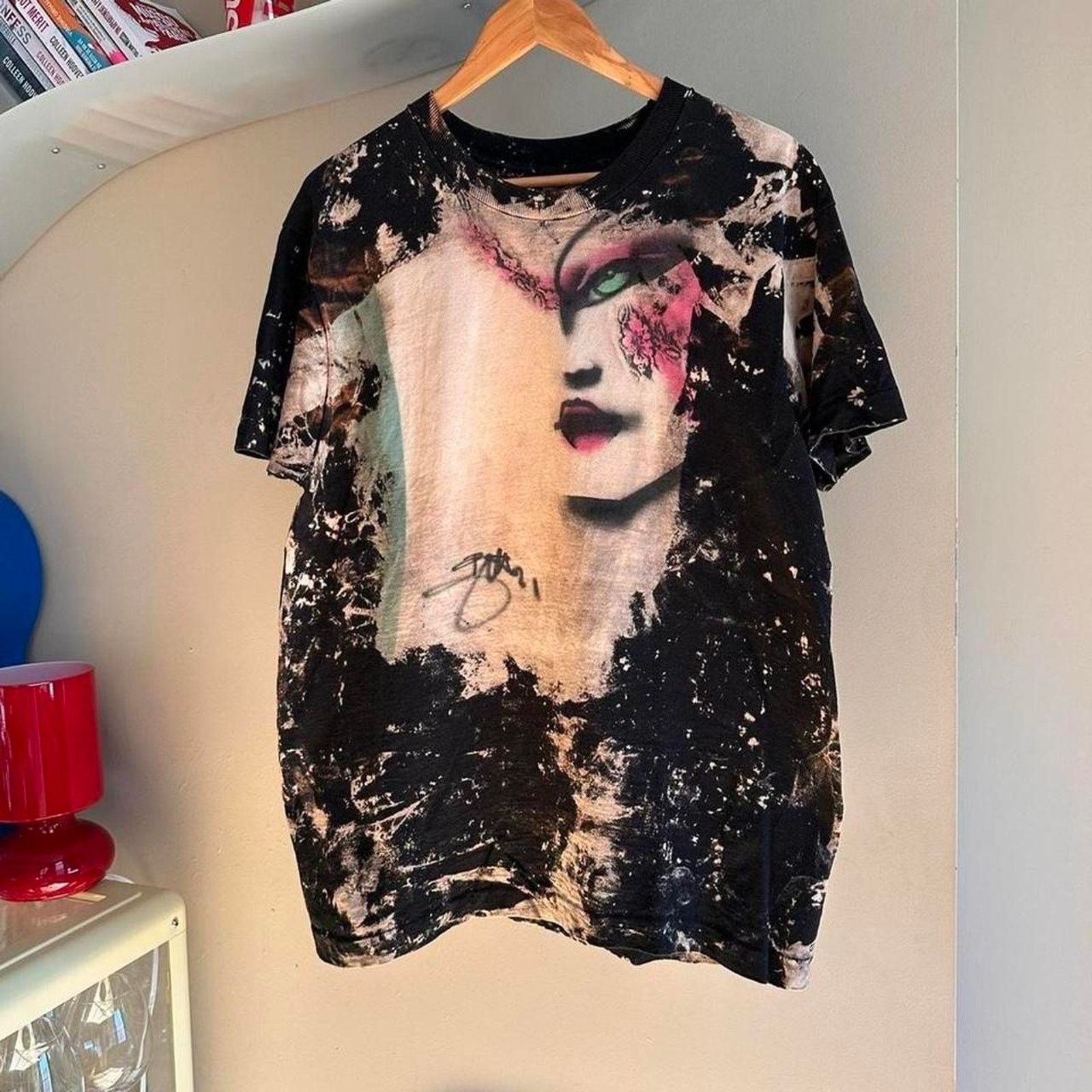 Fruit Of The Loom × Vintage Vintage Lady Mosquitohead Shirt Size US L / EU 52-54 / 3 - 1 Thumbnail