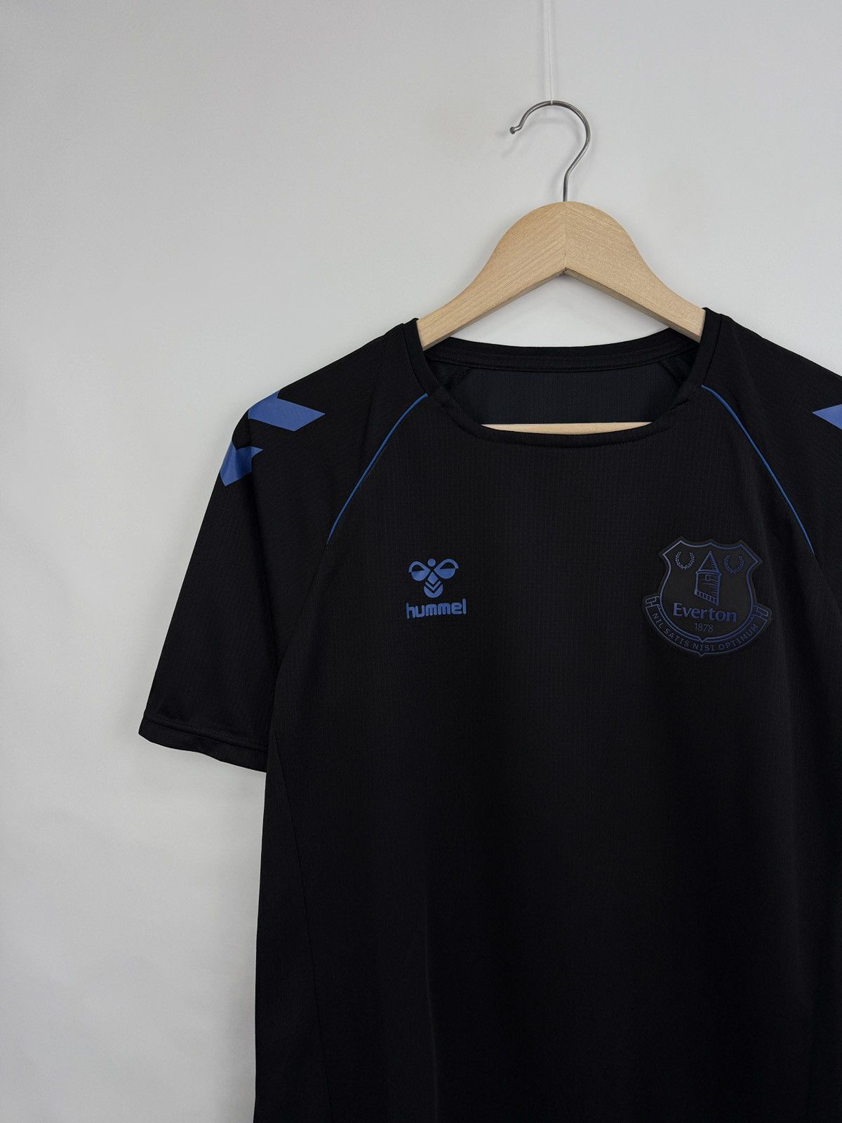 Hummel 🏴󠁧󠁢󠁥󠁮󠁧󠁿 2021/22 Everton Hummel Training Football Soccer Jersey Y2K Size US M / EU 48-50 / 2 - 2 Thumbnail