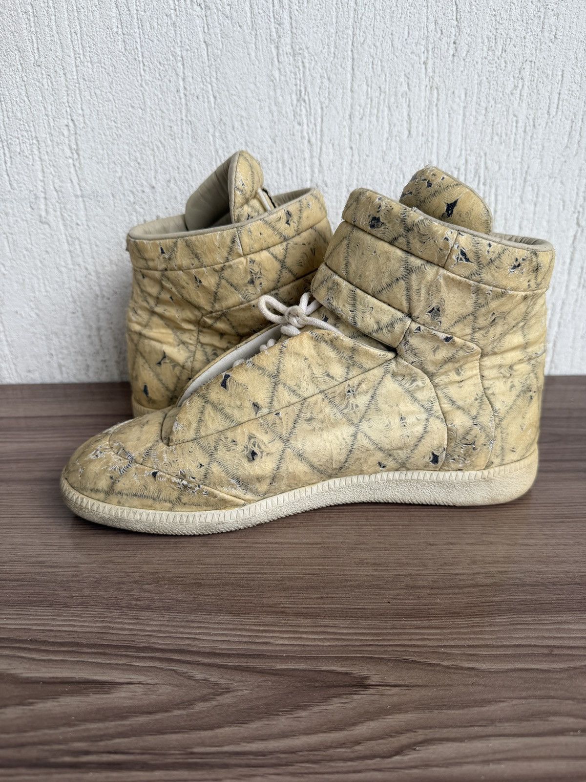 Maison Margiela 😮‍💨🔥Rare future trainers Size US 9 / EU 42 - 11 Thumbnail