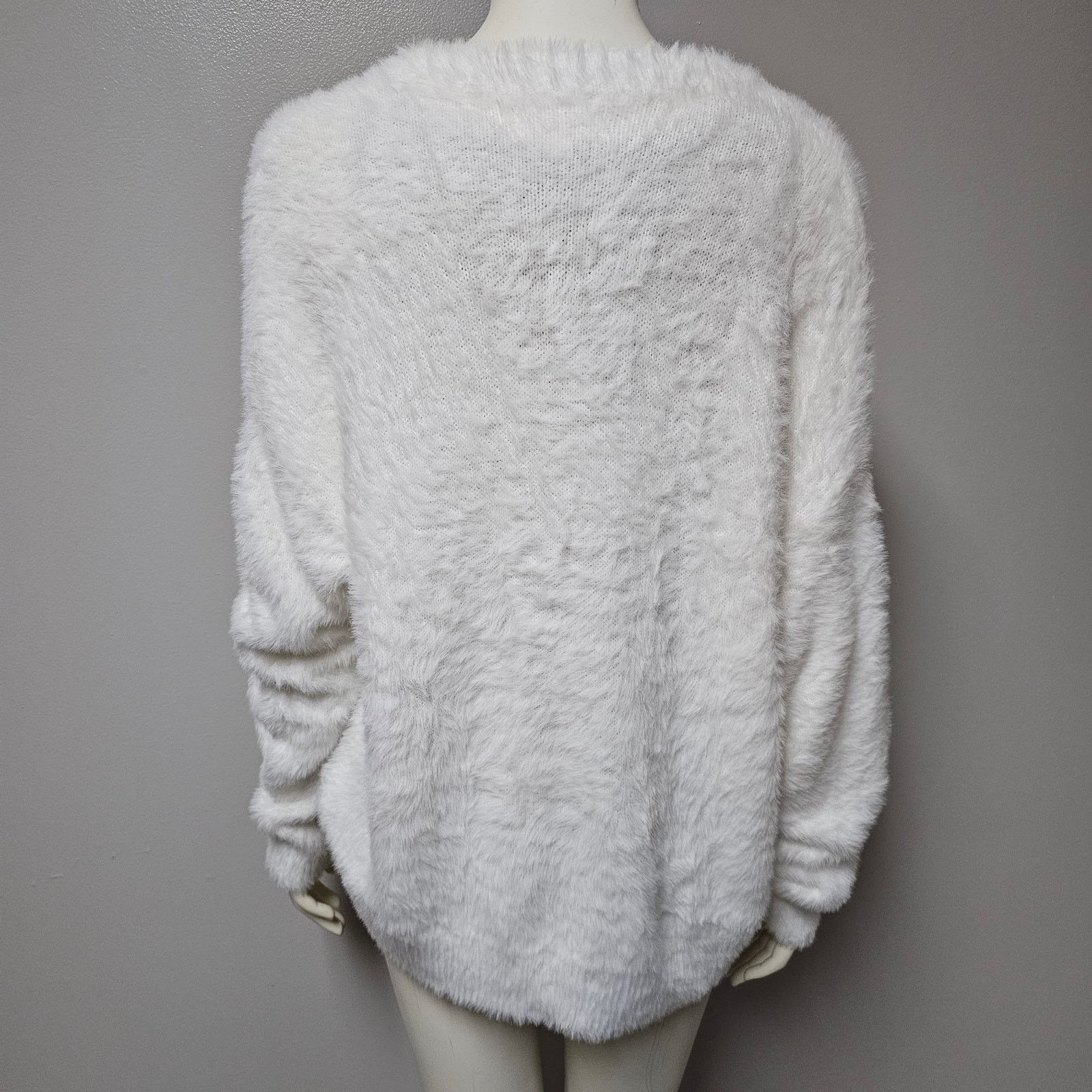 Anthropologie cloth & stone White fuzzy cardigan sweater size Medium Size M / US 6-8 / IT 42-44 - 2 Thumbnail