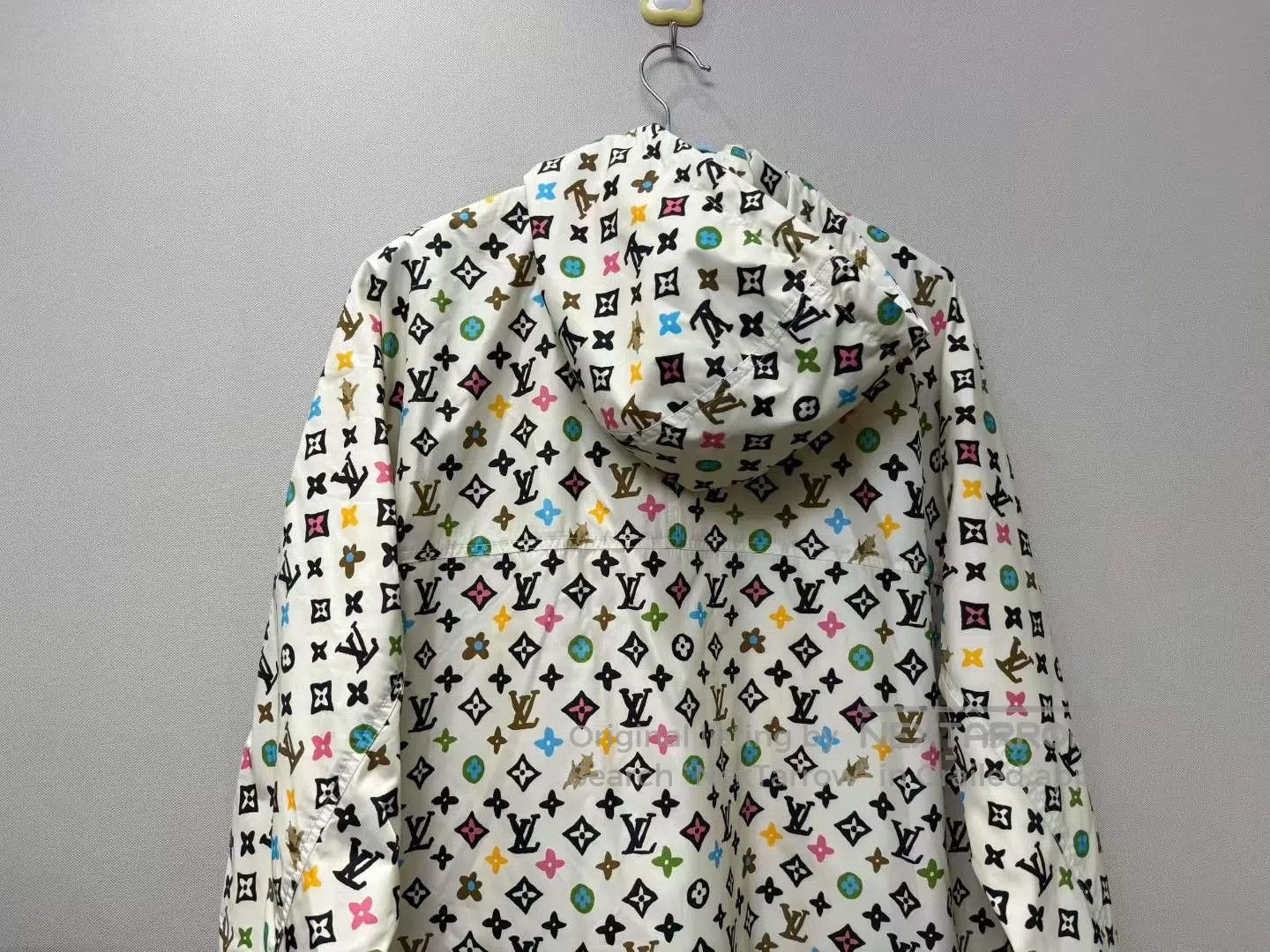 Louis Vuitton Louis Vuitton Colorful Full Logo Windbreaker| Size US M / EU 48-50 / 2 - 5 Thumbnail