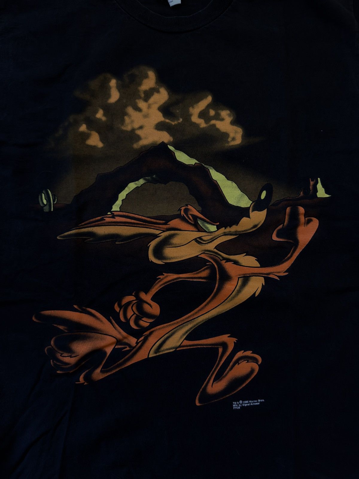 Warner Bros VINTAGE 1995 COYOTE ROAD RUNNER SHIRT AOP LOONEY TUNES Size US L / EU 52-54 / 3 - 2 Thumbnail