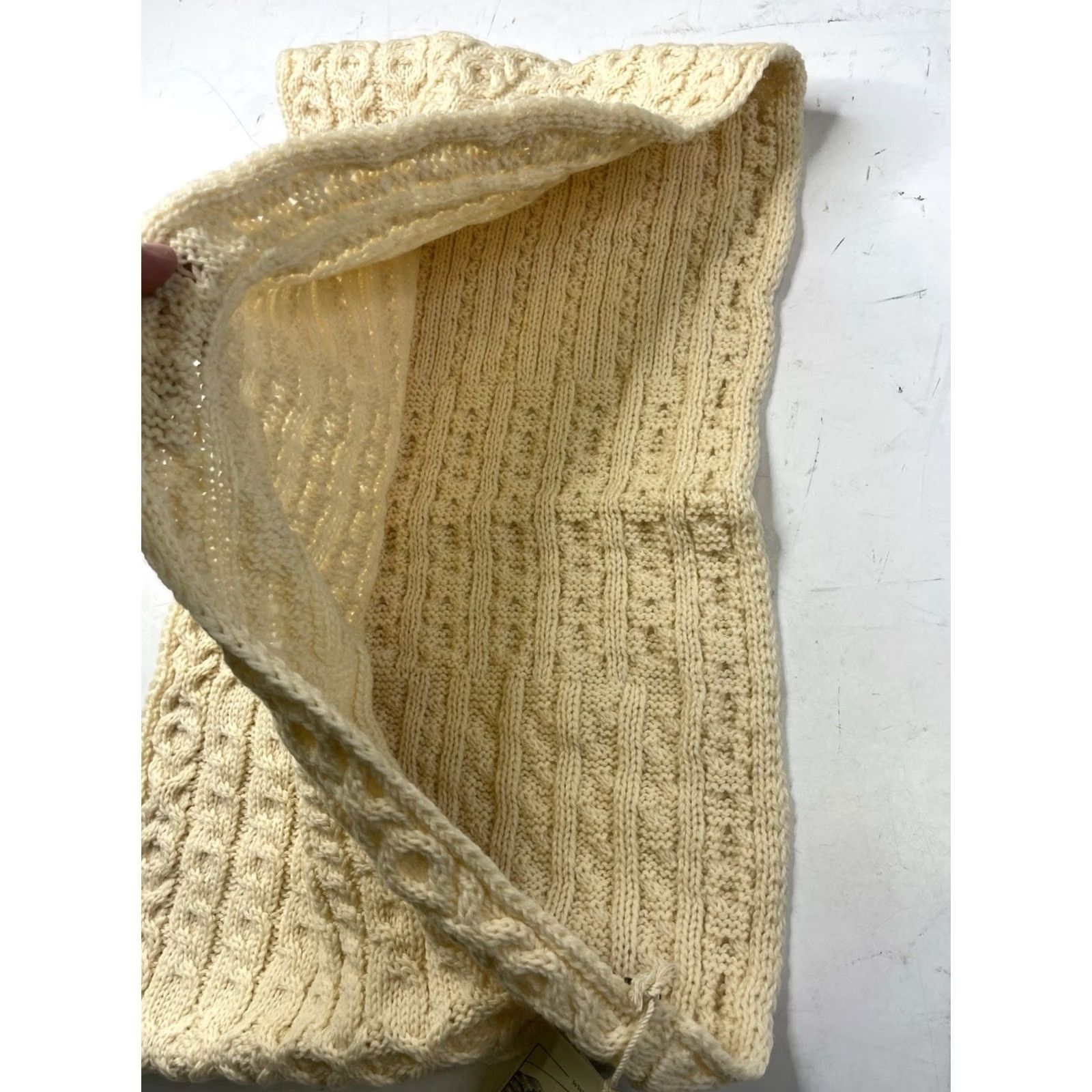 Vintage Blarney Wool Scarf Ivory Infinity Scarf 100% Merino Wool Made in Ireland Cable Knit Size ONE SIZE - 4 Thumbnail