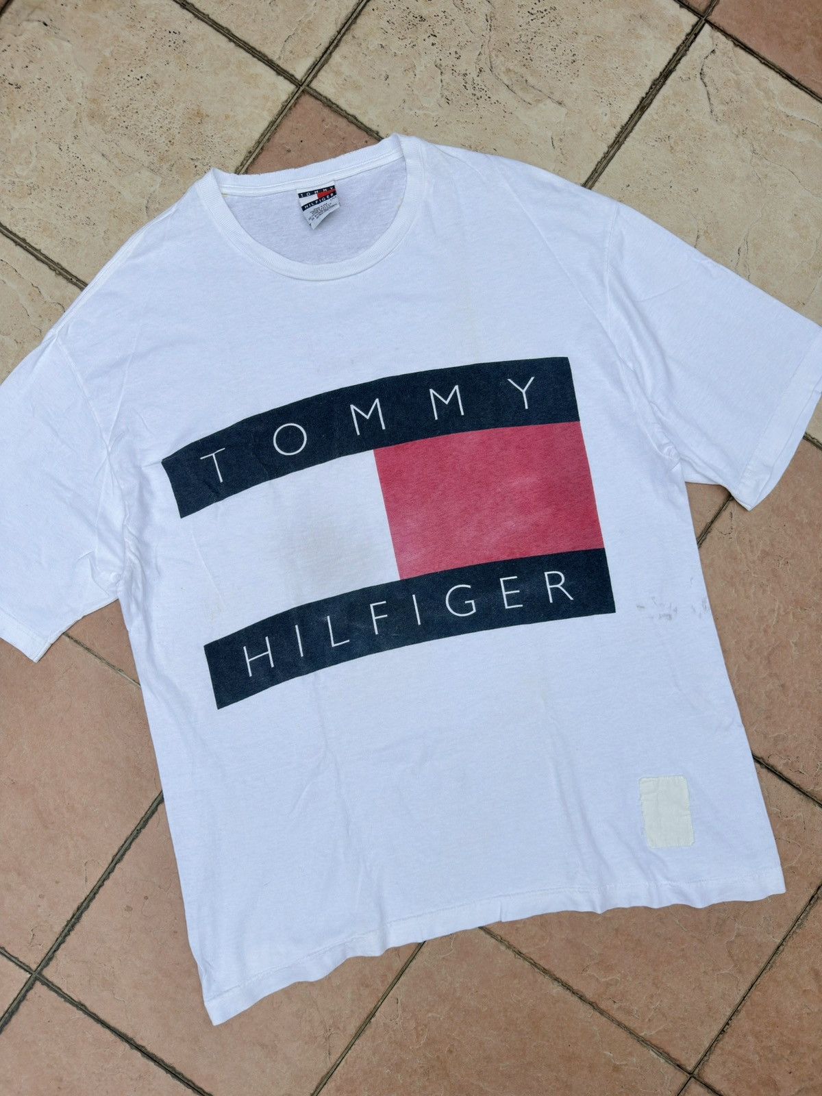 Tommy Hilfiger × Vintage Vintage 90s Tommy Hilfiger Big Flag Distressed Size US XL / EU 56 / 4 - 2 Thumbnail