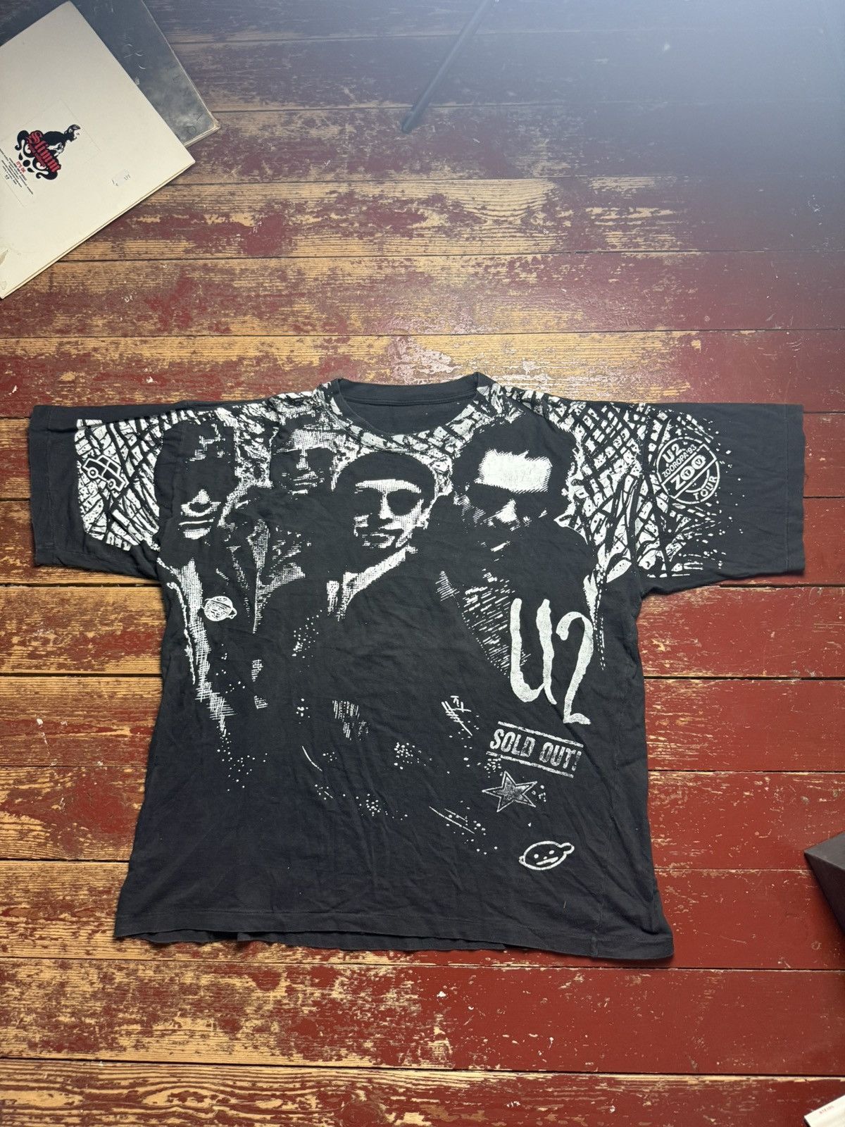 Vintage Vintage U2 all over print Zooropa 93 Tourshirt Size US M / EU 48-50 / 2 - 1 Thumbnail