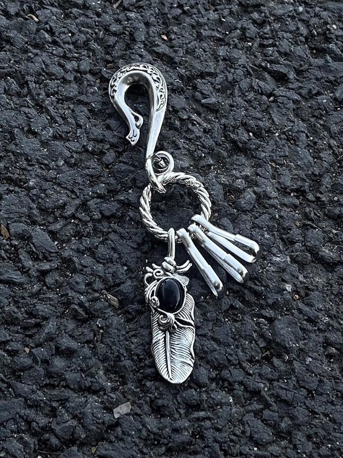 Jewelry Gem Twist Buckle Keychain, y2k Keychain Size ONE SIZE - 2 Thumbnail