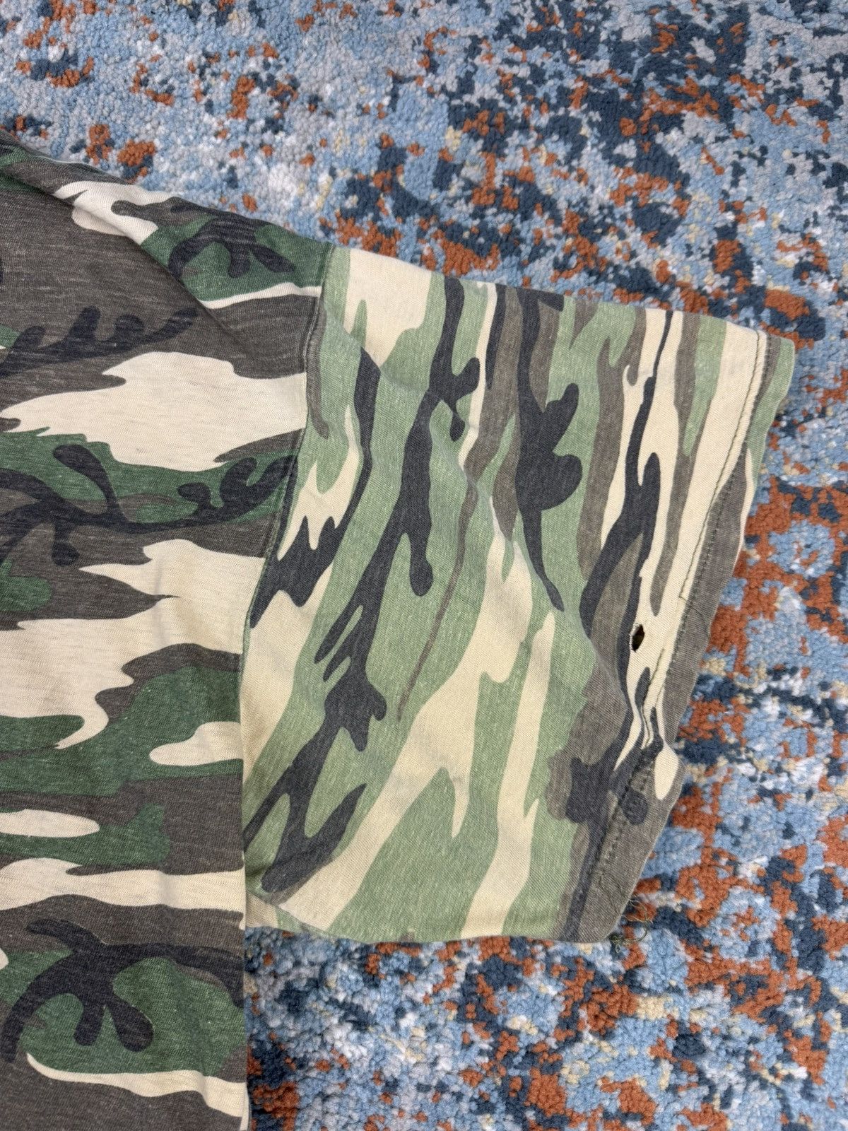 Vintage Vintage 90s camo army military distressed boxy tee kanye Size US L / EU 52-54 / 3 - 13 Thumbnail