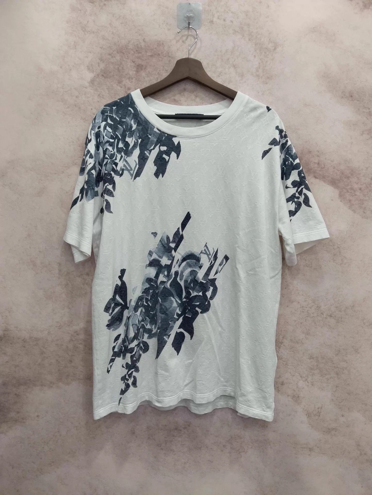 Louis Vuitton LV white floral crewneck short sleeve tee XL Size US XL / EU 56 / 4 - 1 Thumbnail