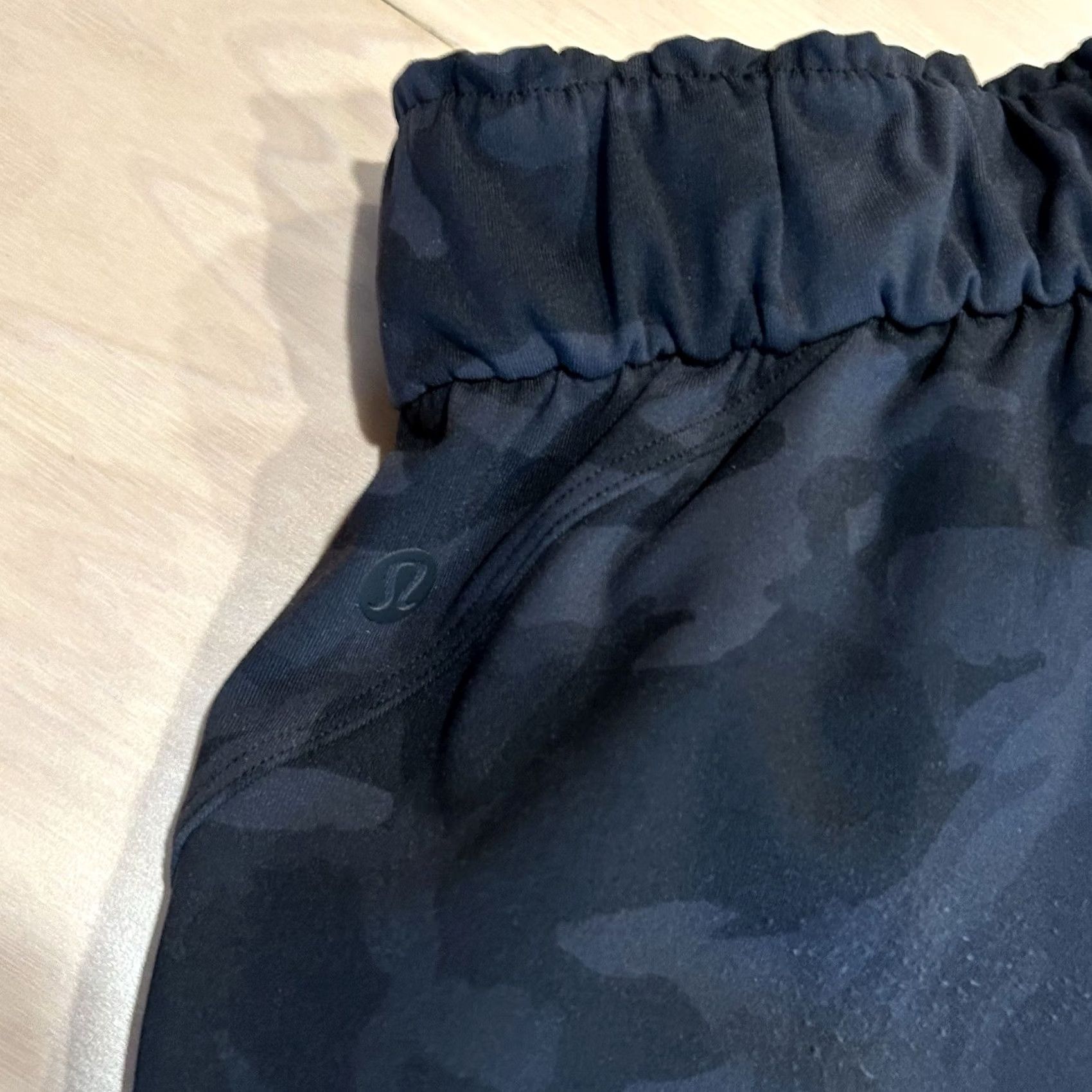 Lululemon Lululemon Keep Moving Pant Luxtreme Women’s 4 Camo Size 27" / US 4 / IT 40 - 5 Thumbnail