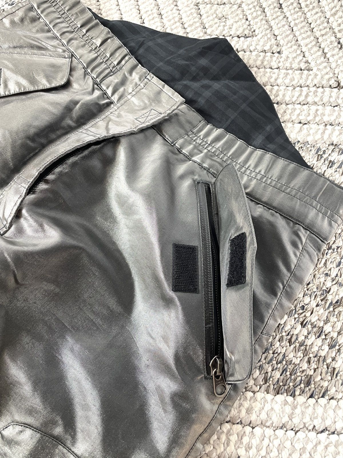 Burberry Burberry London Metallic Ski Pants - Archive Size US 39 - 6 Thumbnail