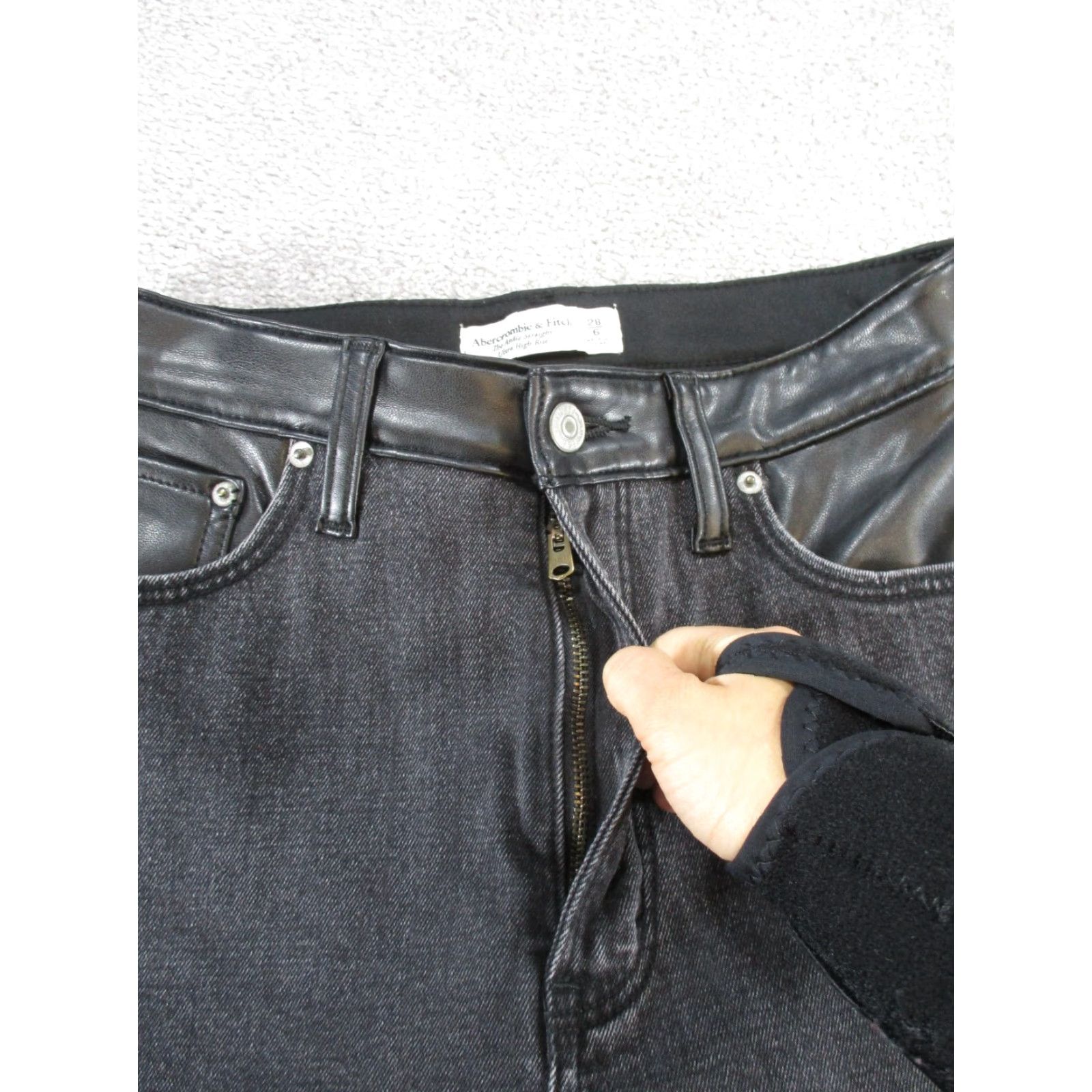 Abercrombie & Fitch Abercrombie & Fitch Jeans Womens 28 The Ankle Straight HR Curvy Gray Denim Size 28" / US 6 / IT 42 - 3 Thumbnail