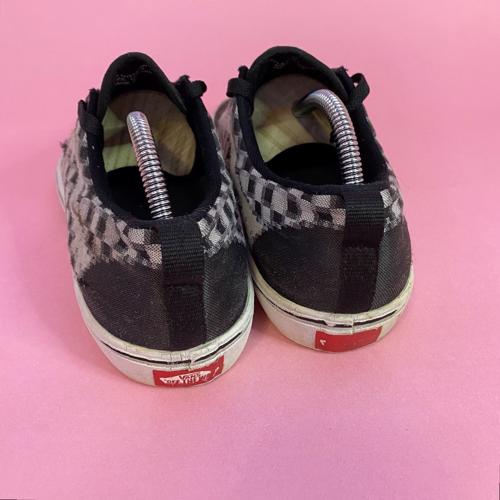 Vans VANS Ultra Cush Old Skool Low Top Glitch Checkered Shoes Mens Size 9 Size US M / EU 48-50 / 2 - 5 Thumbnail