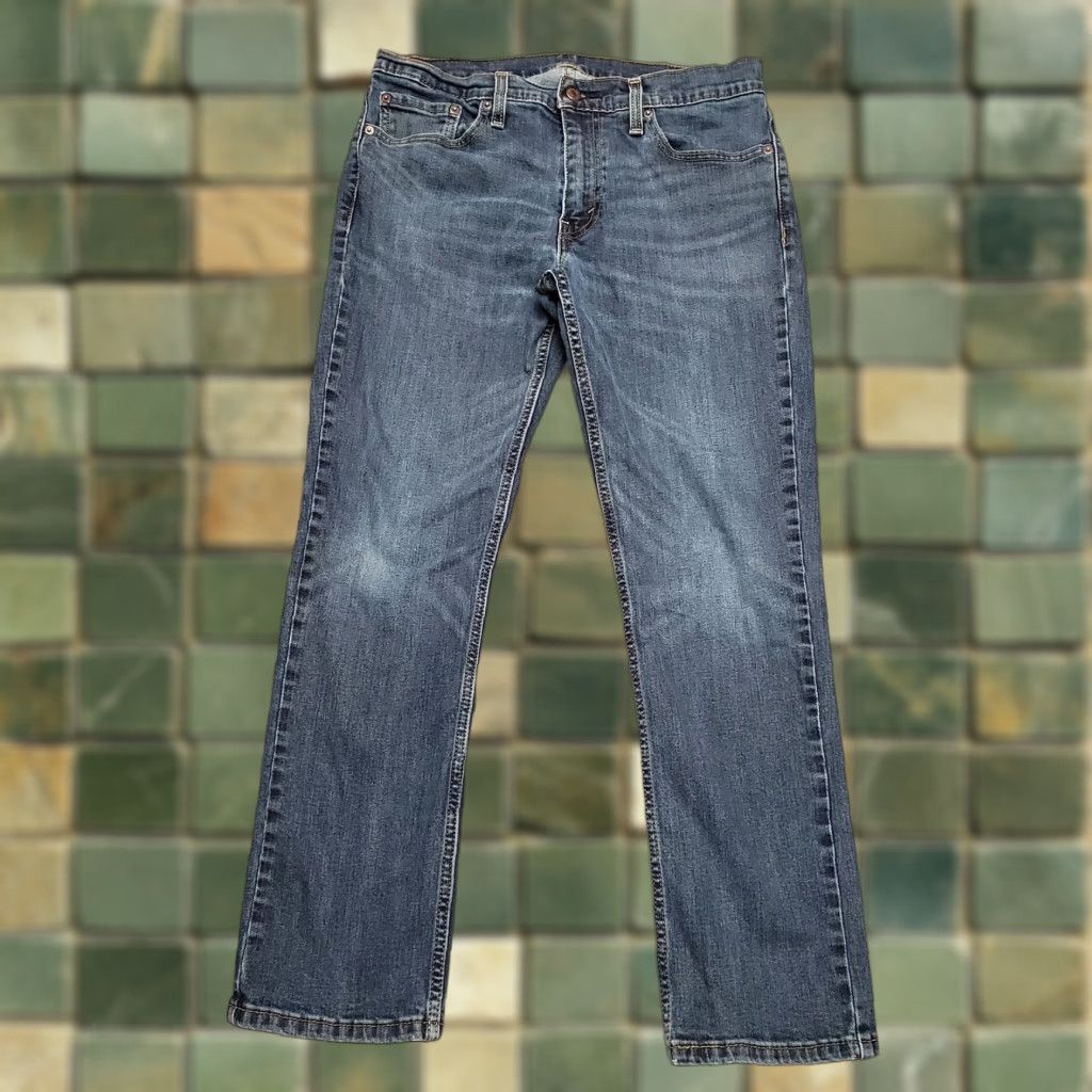 Denime Levis 511 Jeans Mens 33x30 Blue Denim Straight Leg Medium Wash Whiskered 5-Pocket Belt Loops Zip Closure Regular Inseam 29 Size US 33 - 1 Thumbnail