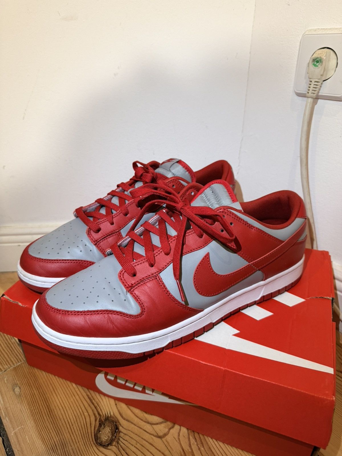 Nike Nike Dunk Low “Medium Grey / Varsity Red” DS, US 13 (2010) Size US 13 / EU 46 - 2 Thumbnail