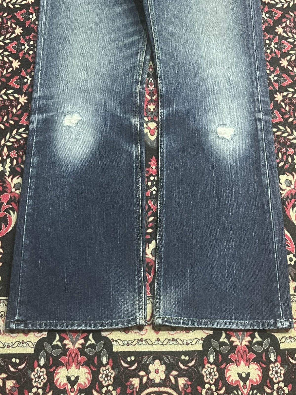 Vintage Vintage Lee Japan Dark Blue Faded Washed Distress Flare Jean Size US 31 - 10 Thumbnail