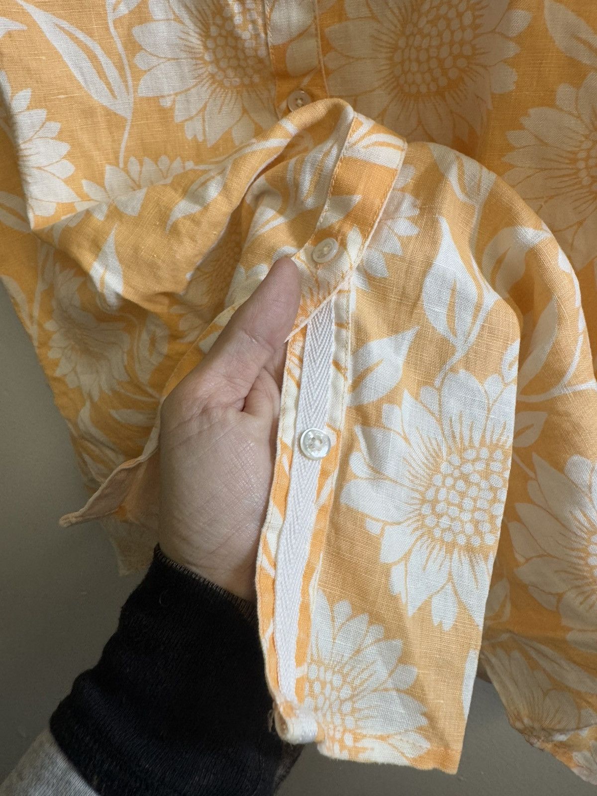 Tommy Bahama × Vintage Vintage Tommy Bahama button-down shirt sunflower medium EUC Size M / US 6-8 / IT 42-44 - 5 Thumbnail